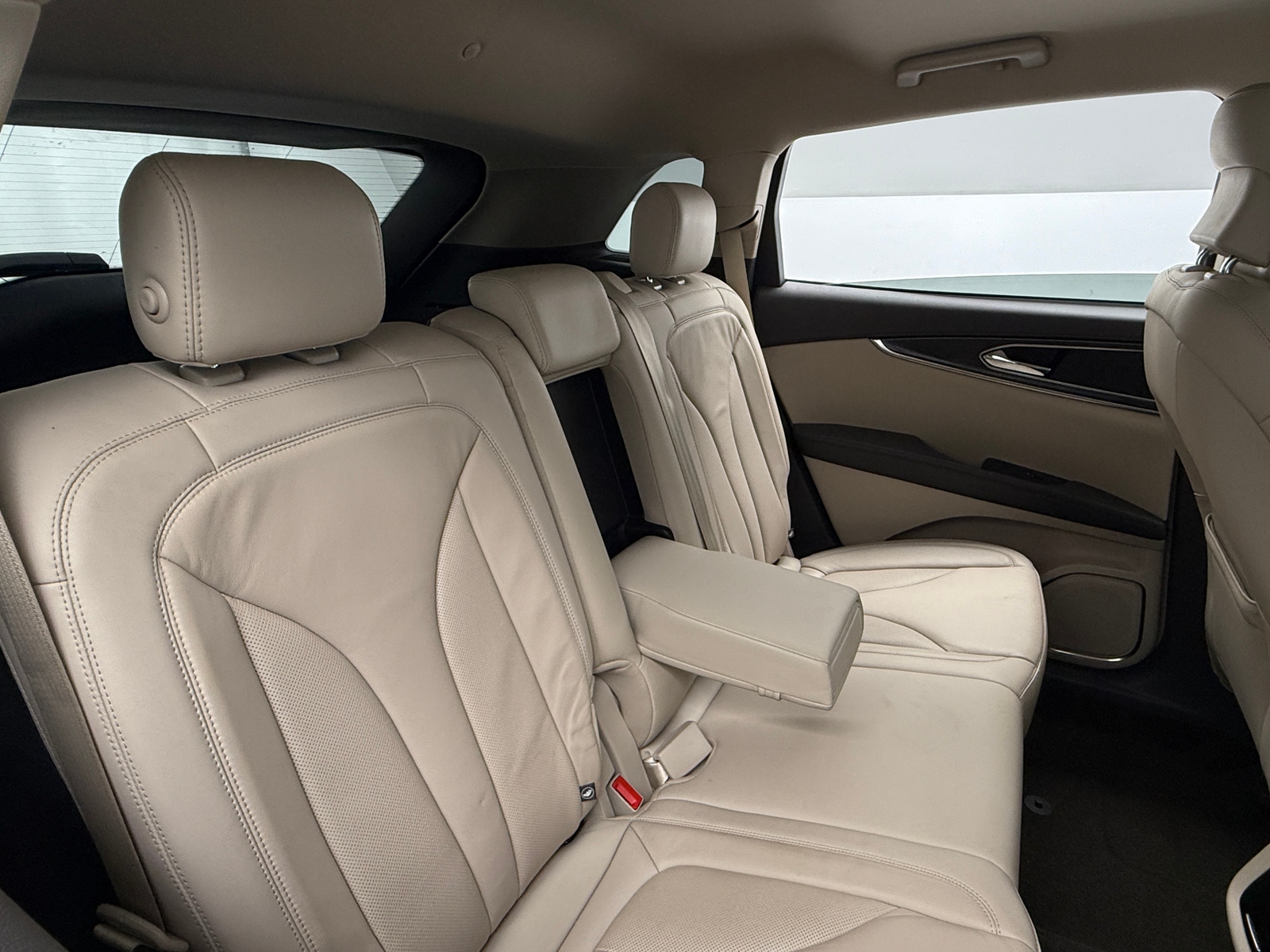 Thumbnail: 2019 Lincoln Nautilus - 6