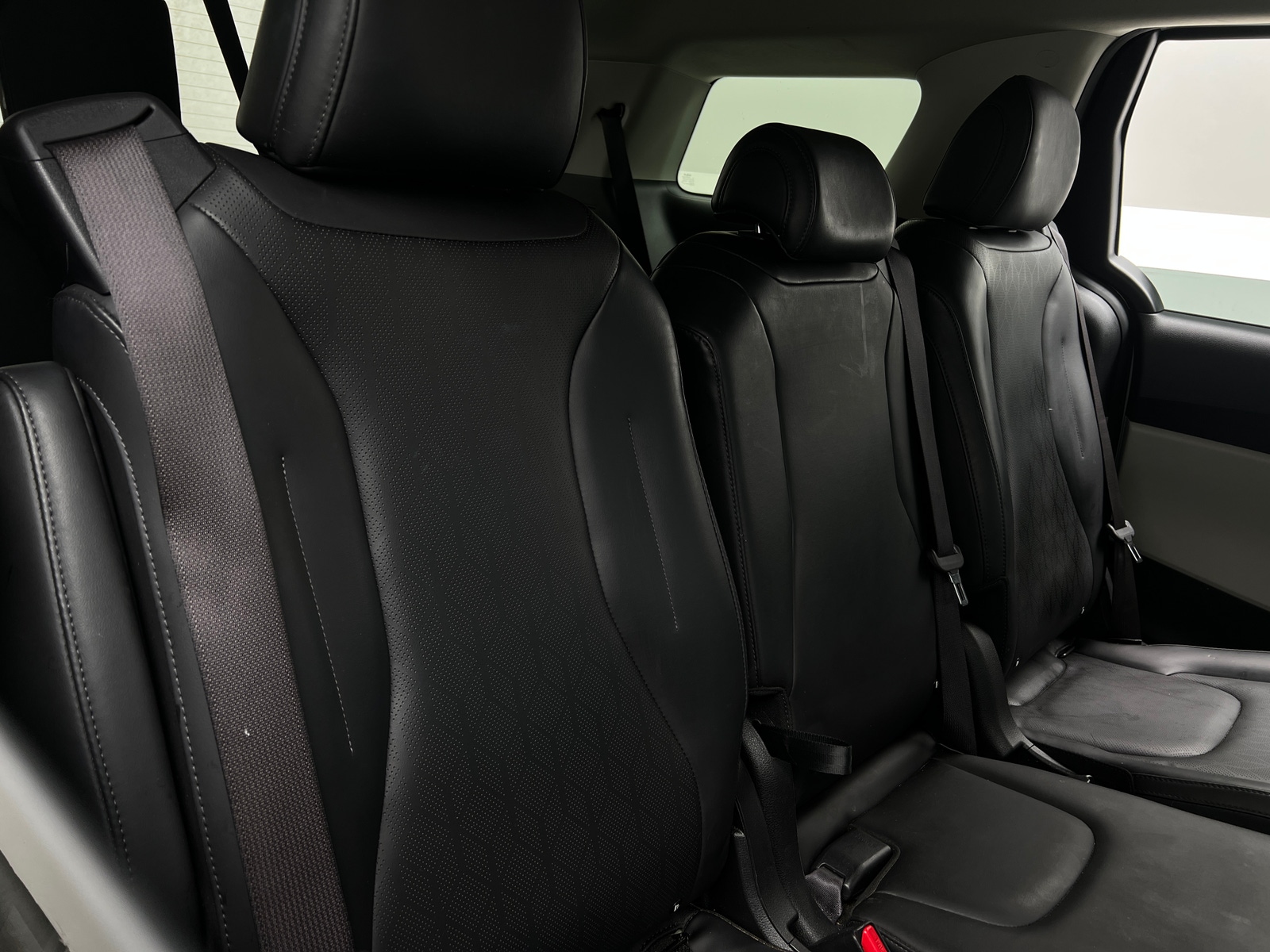 Thumbnail: 2023 Kia Carnival - 5