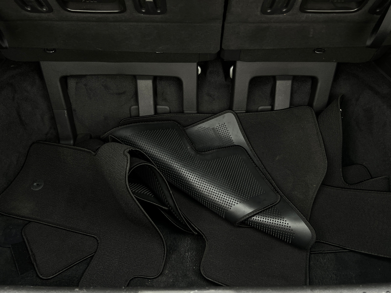 Thumbnail: 2023 Kia Carnival - 6