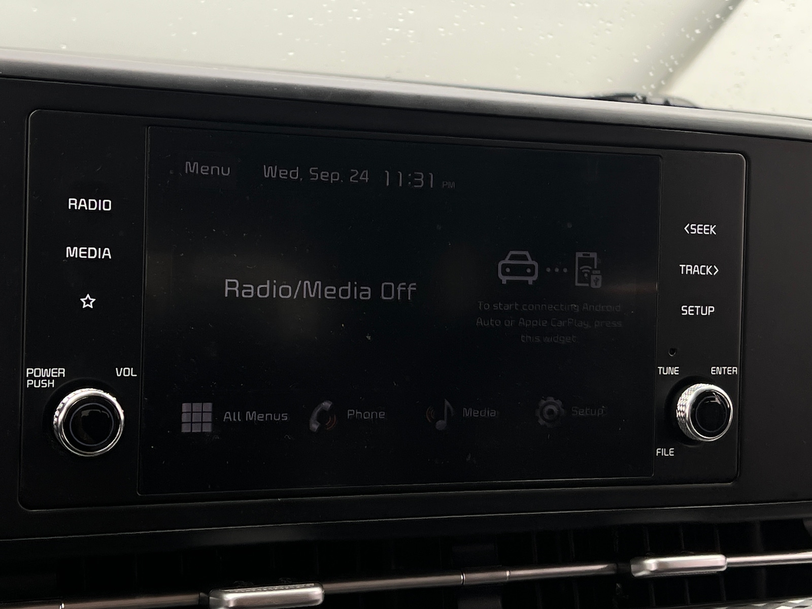 Thumbnail: 2023 Kia Carnival - 3