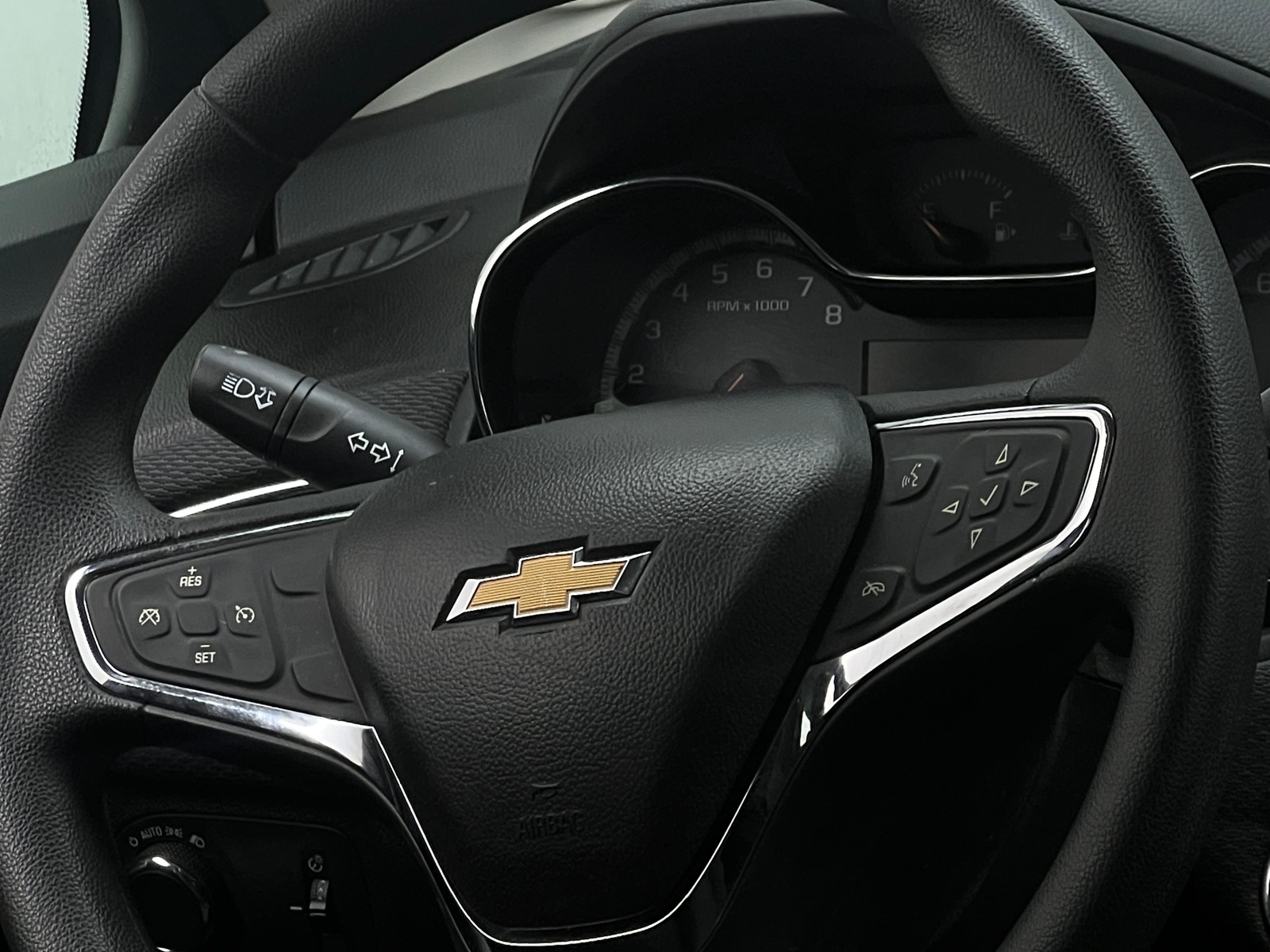 Thumbnail: 2018 Chevrolet Cruze - 5