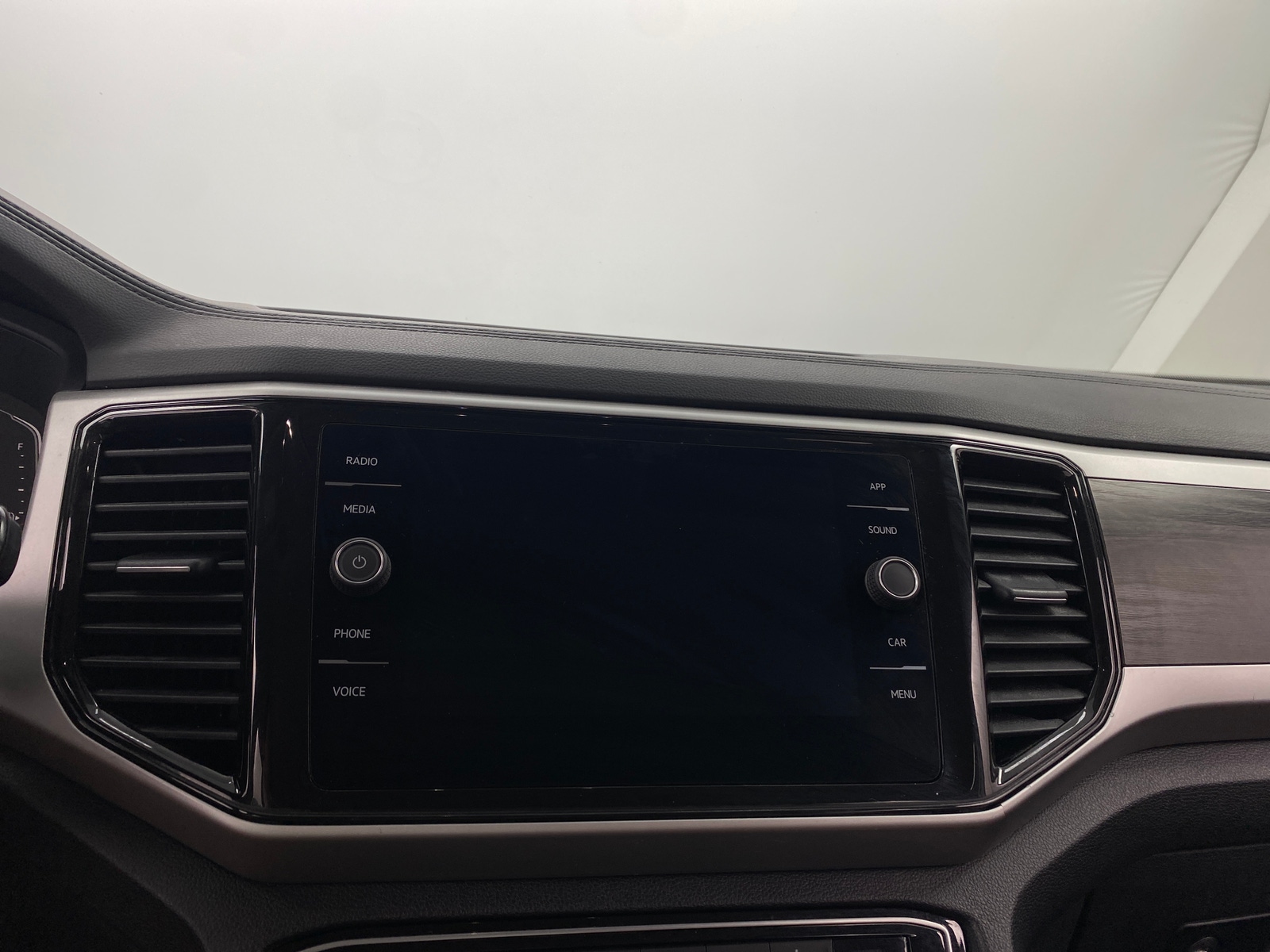 Thumbnail: 2022 Volkswagen Atlas - 3
