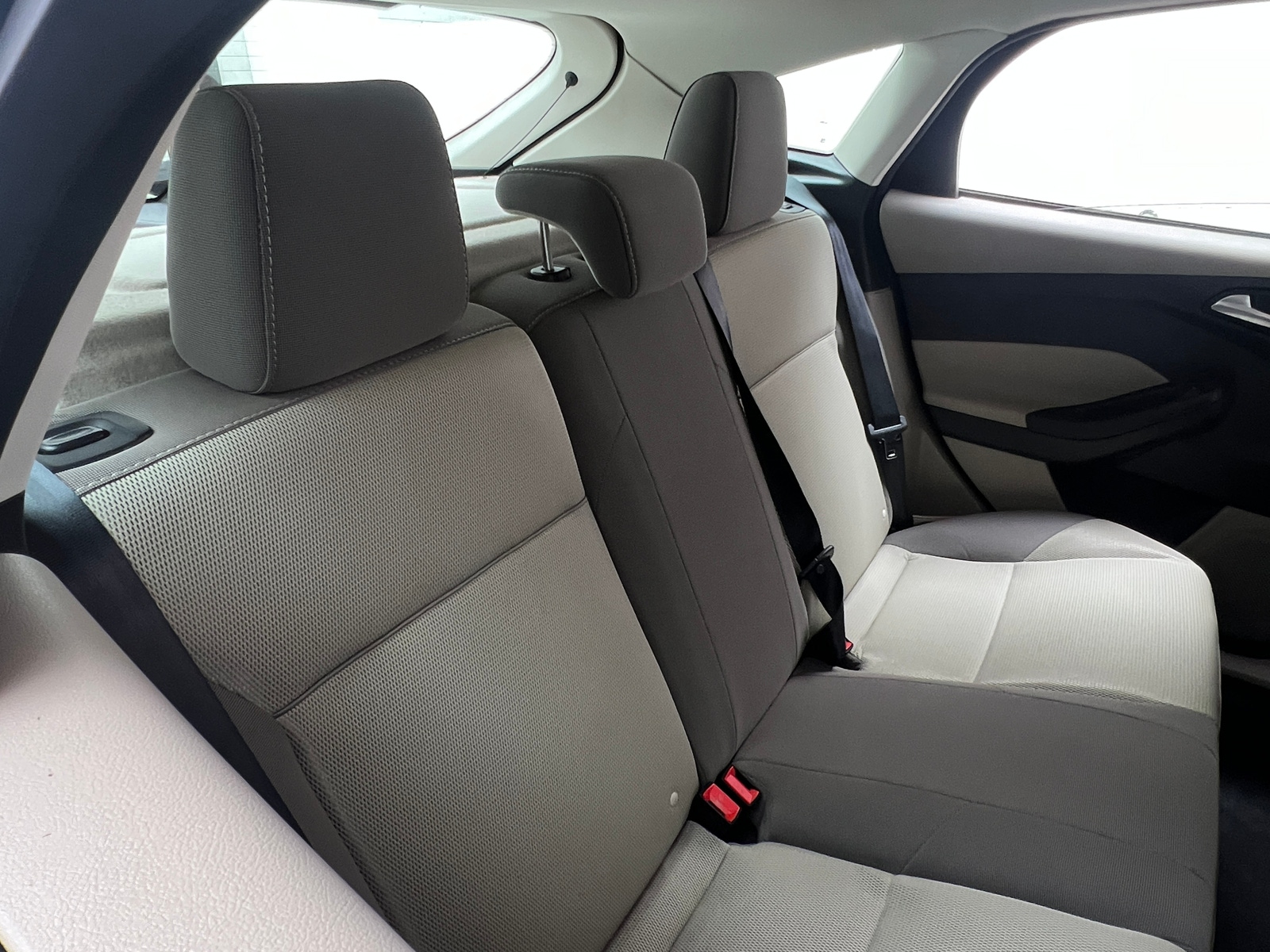 Thumbnail: 2012 Ford Focus - 6