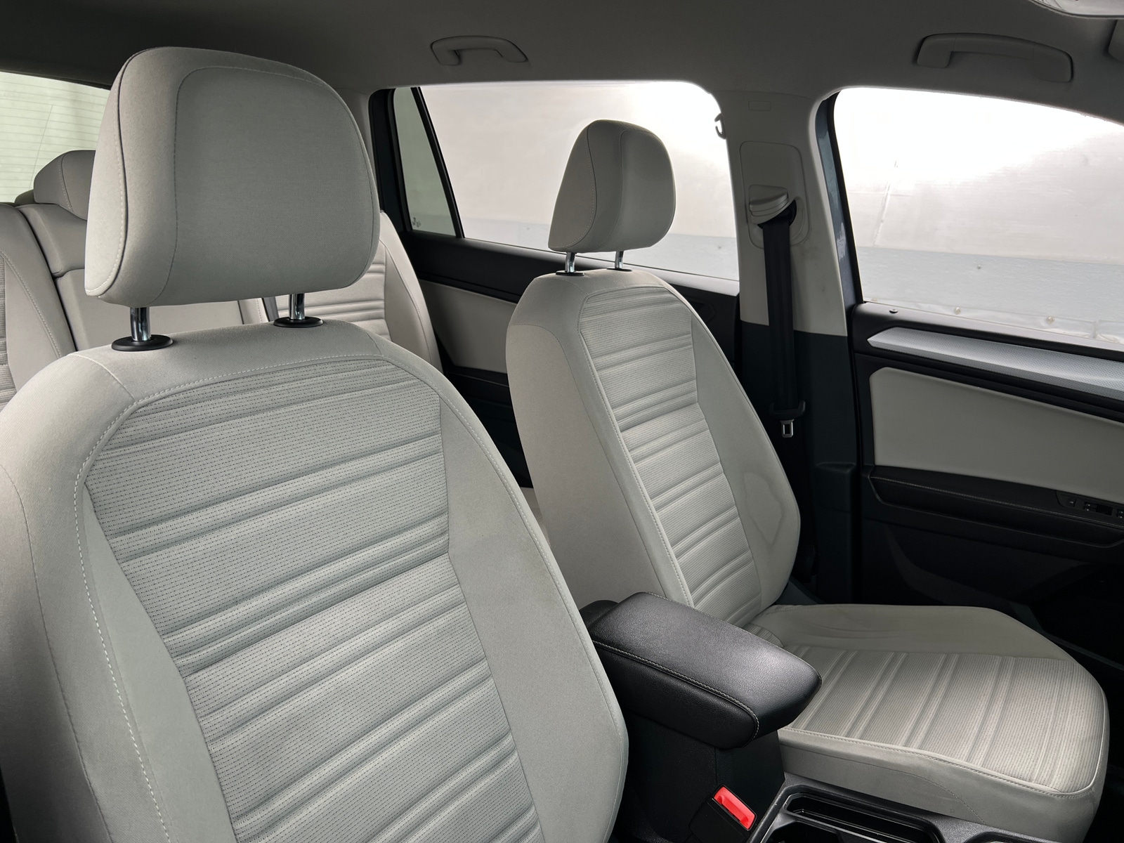 Thumbnail: 2022 Volkswagen Tiguan - 2