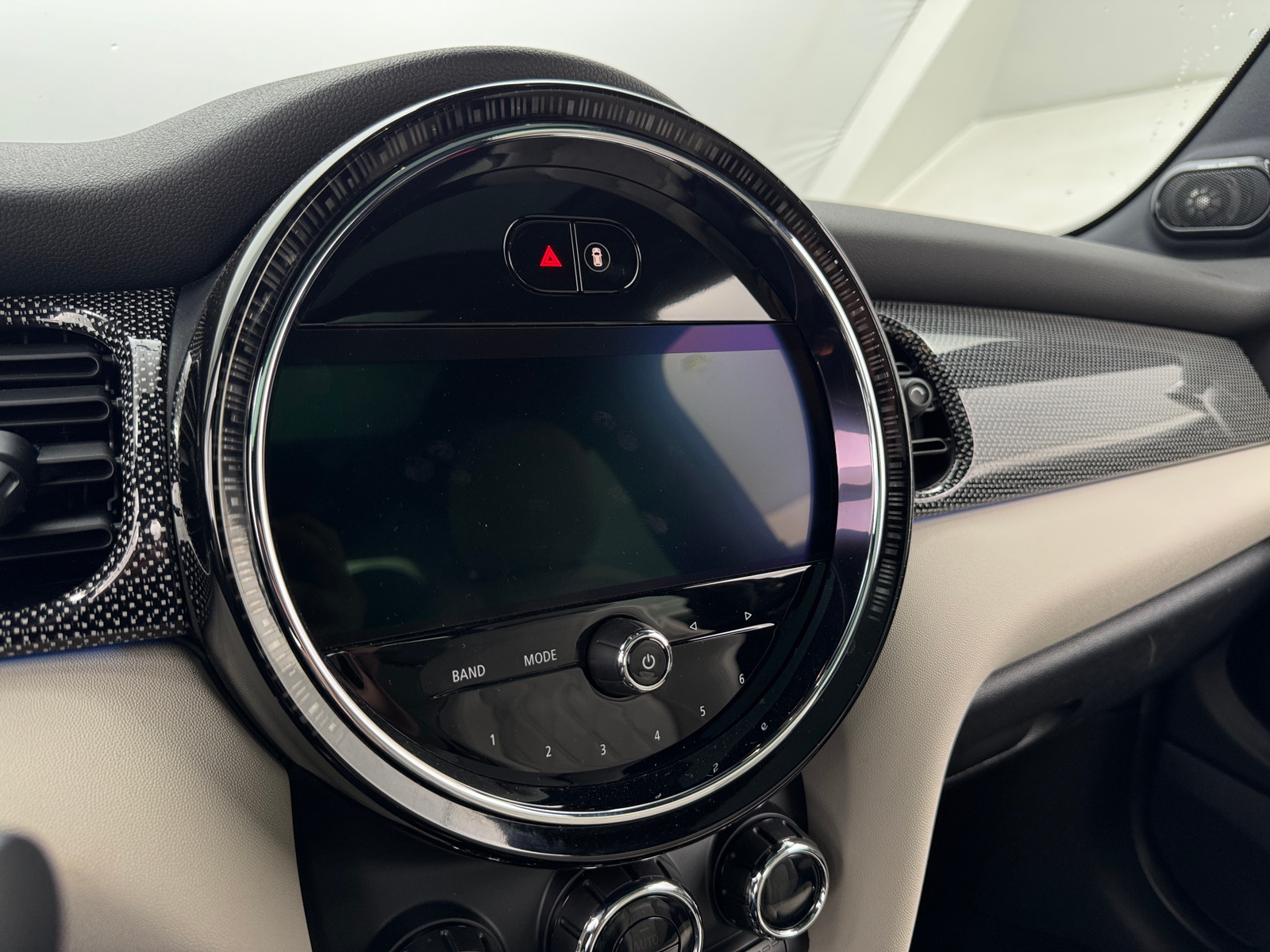 Thumbnail: 2022 MINI Cooper Hardtop - 4