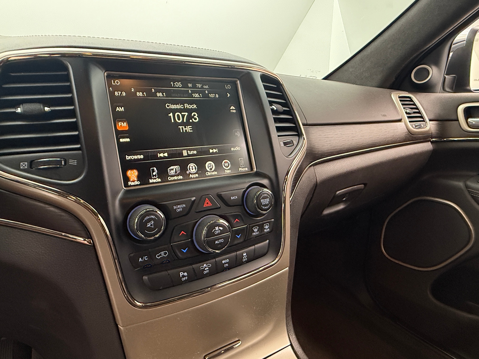 Thumbnail: 2014 Jeep Grand Cherokee - 3