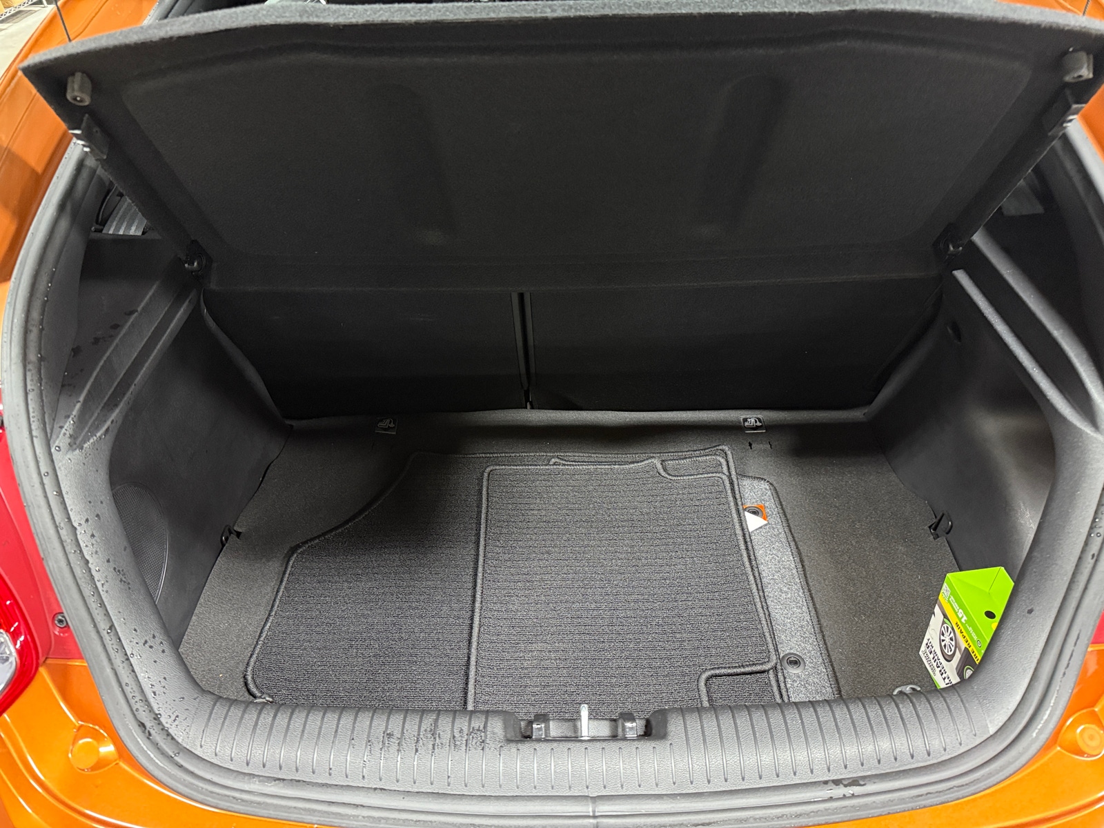 Thumbnail: 2016 Hyundai Veloster - 4