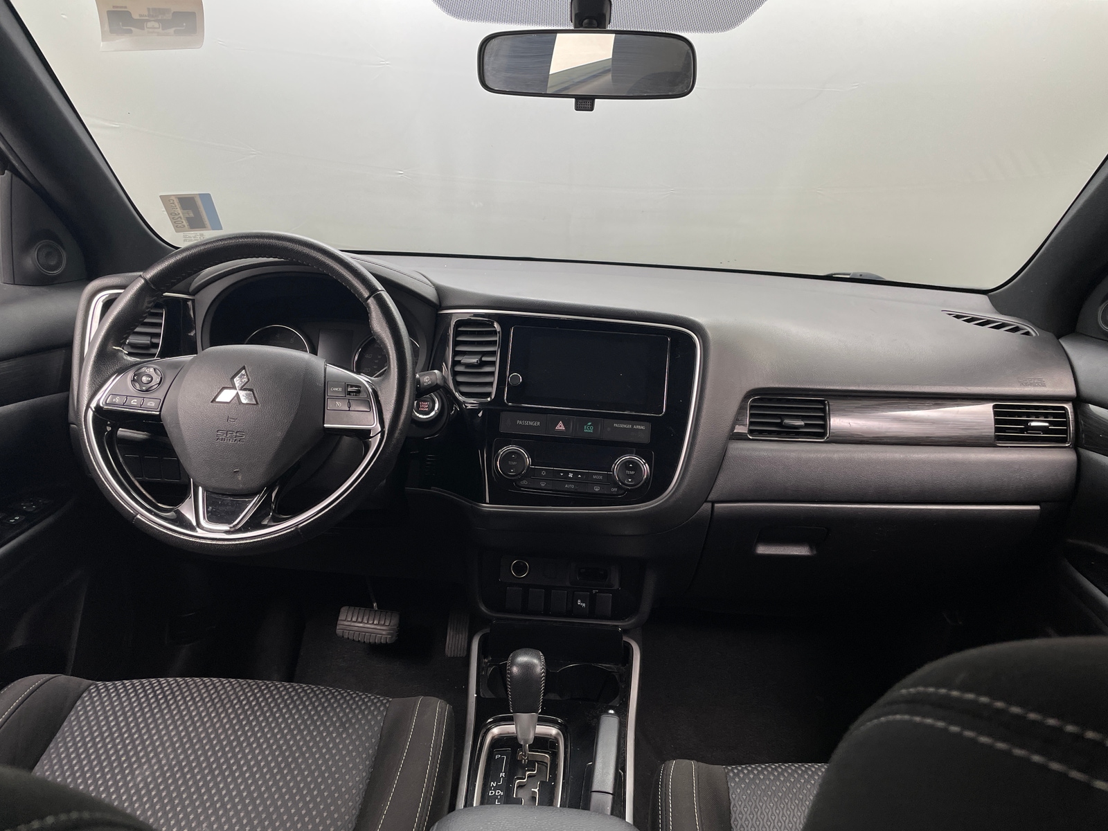 Thumbnail: 2018 Mitsubishi Outlander - 3