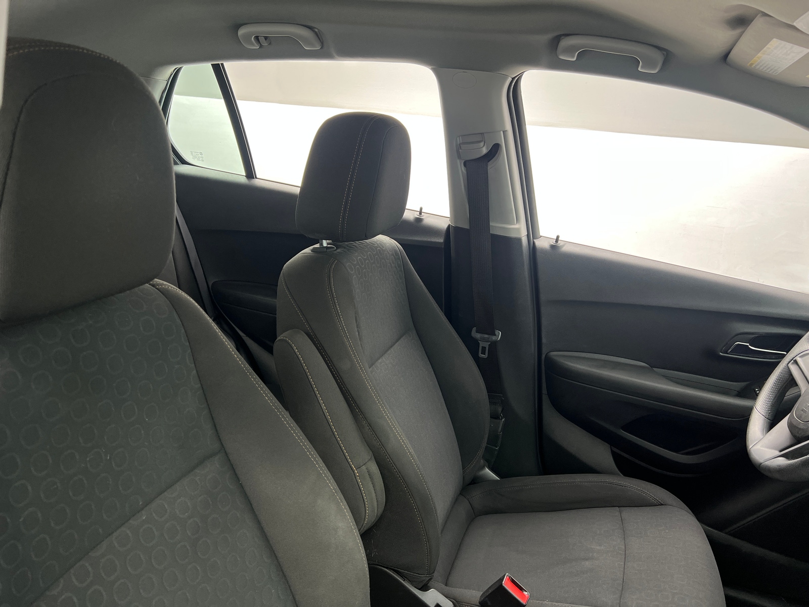 Thumbnail: 2017 Chevrolet Trax - 2