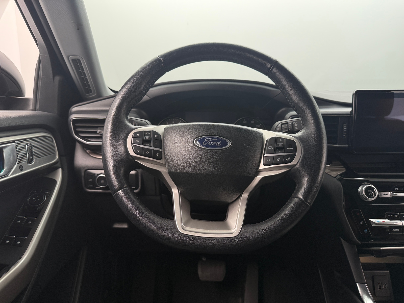 Thumbnail: 2023 Ford Explorer - 4