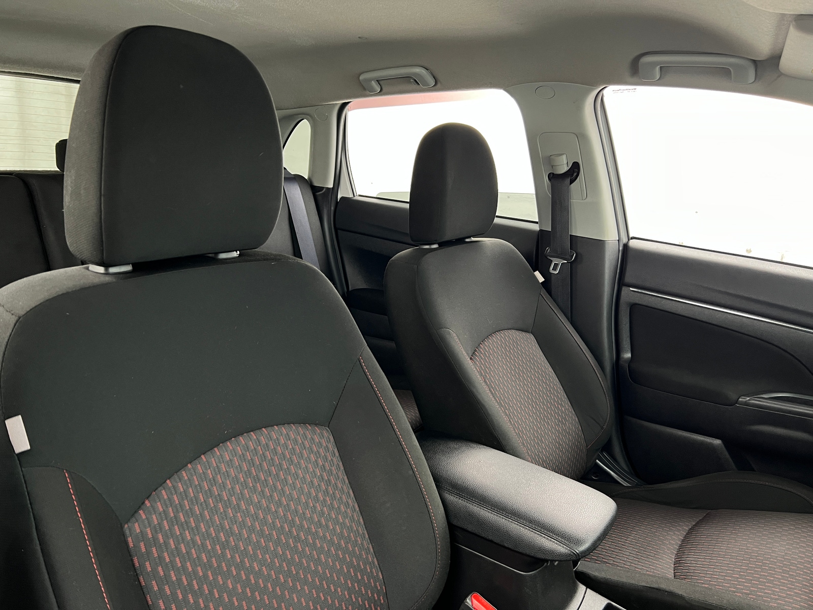 Thumbnail: 2019 Mitsubishi Outlander Sport - 2
