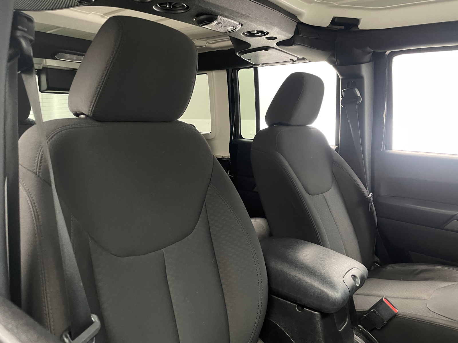 Thumbnail: 2016 Jeep Wrangler - 2