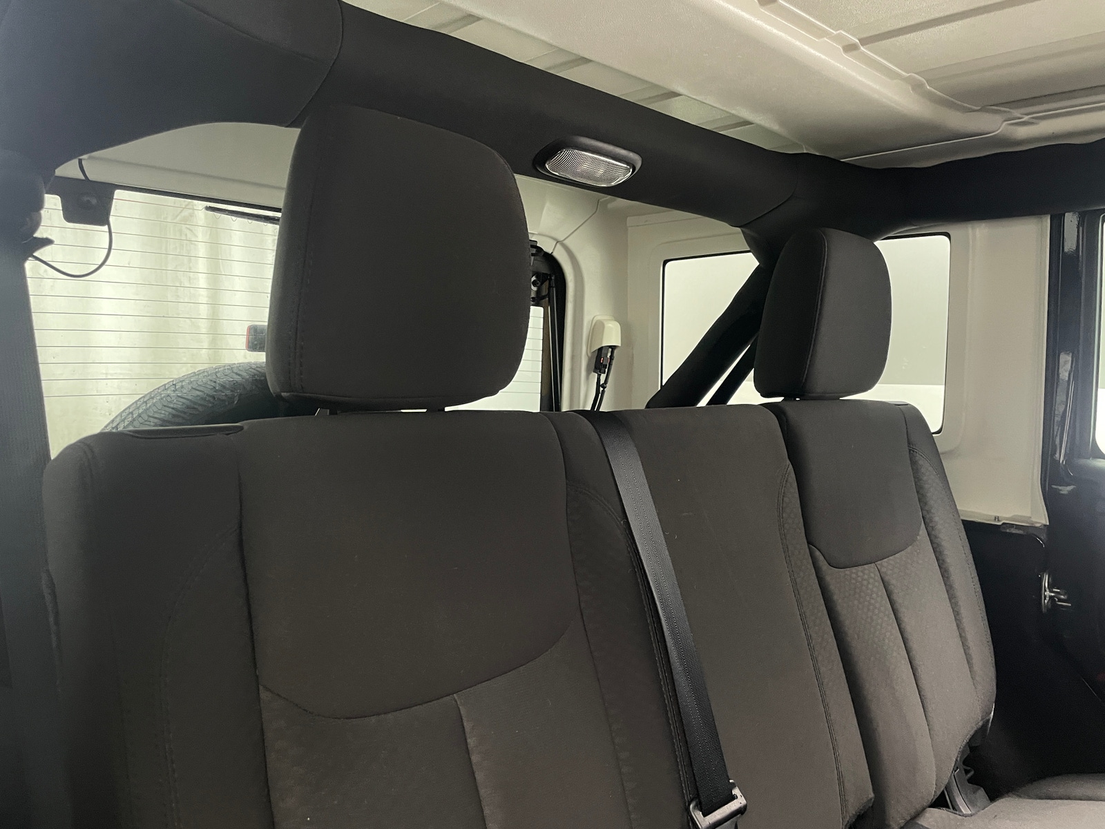 Thumbnail: 2016 Jeep Wrangler - 6