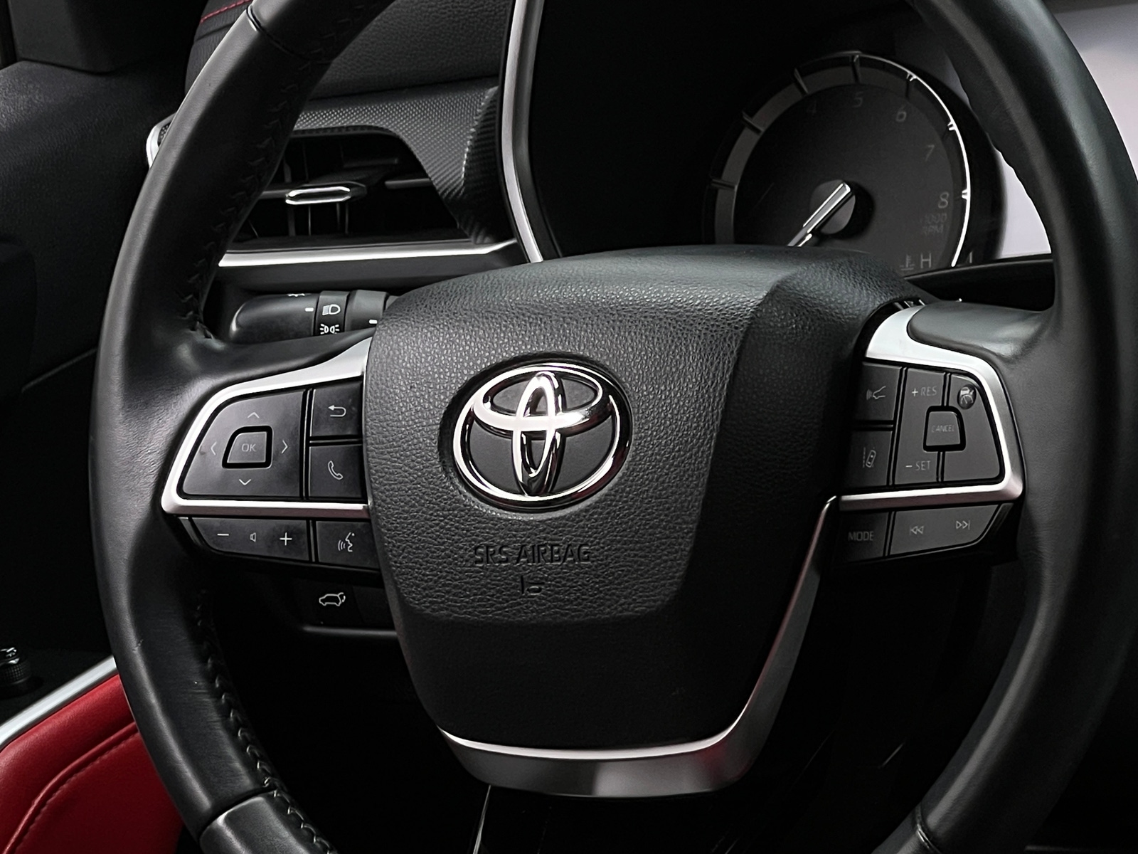 Thumbnail: 2022 Toyota Highlander - 5