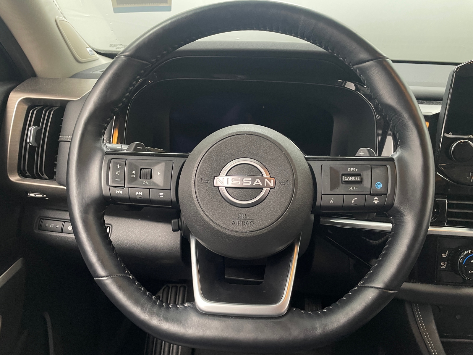 Thumbnail: 2023 Nissan Pathfinder - 4
