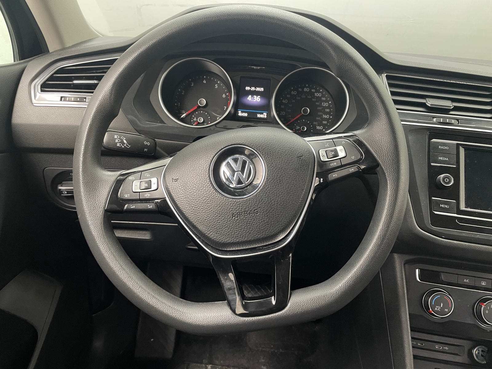 Thumbnail: 2021 Volkswagen Tiguan - 5