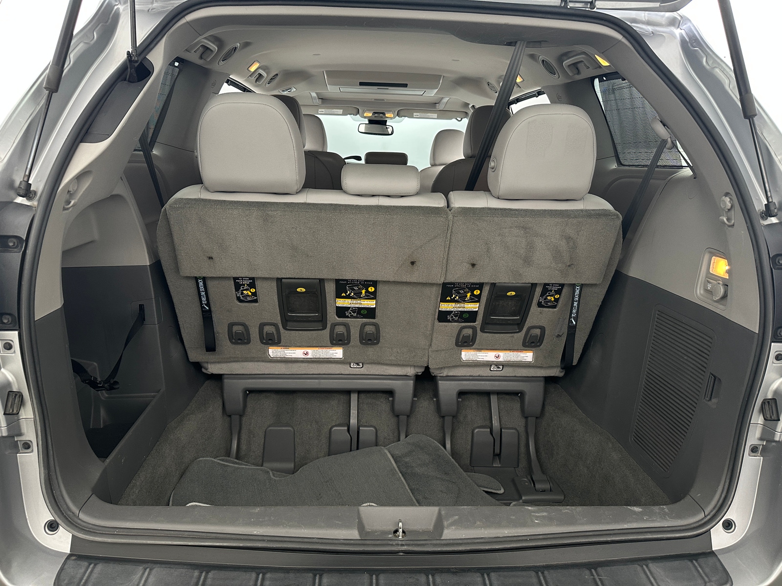Thumbnail: 2018 Toyota Sienna - 6