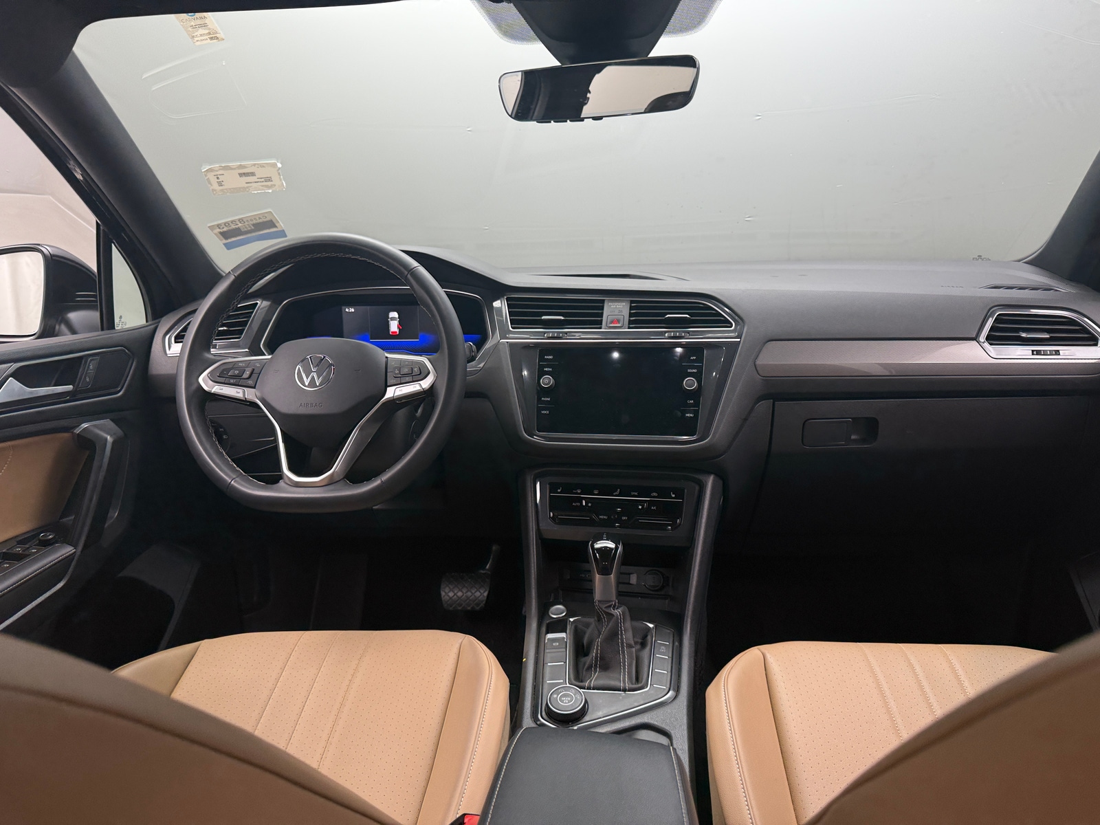 Thumbnail: 2022 Volkswagen Tiguan - 2