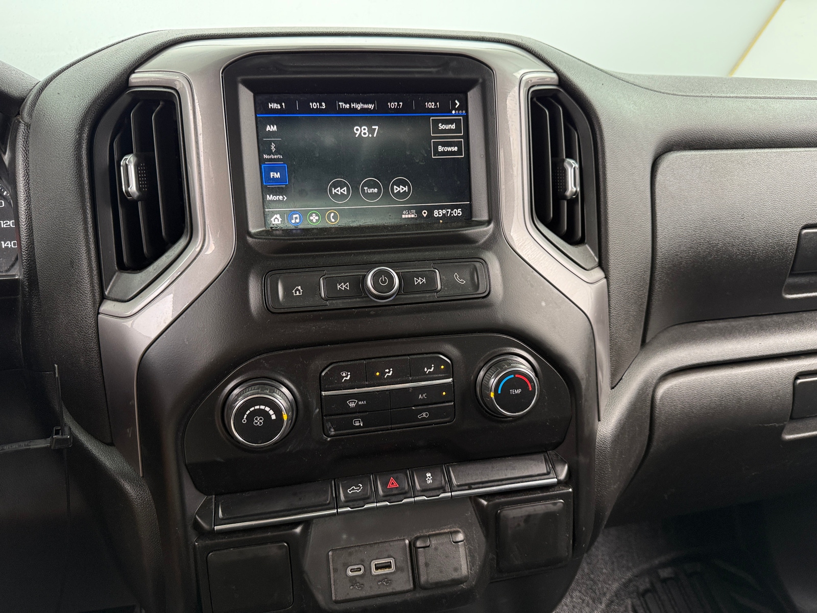 Thumbnail: 2021 Chevrolet Silverado 1500 - 3
