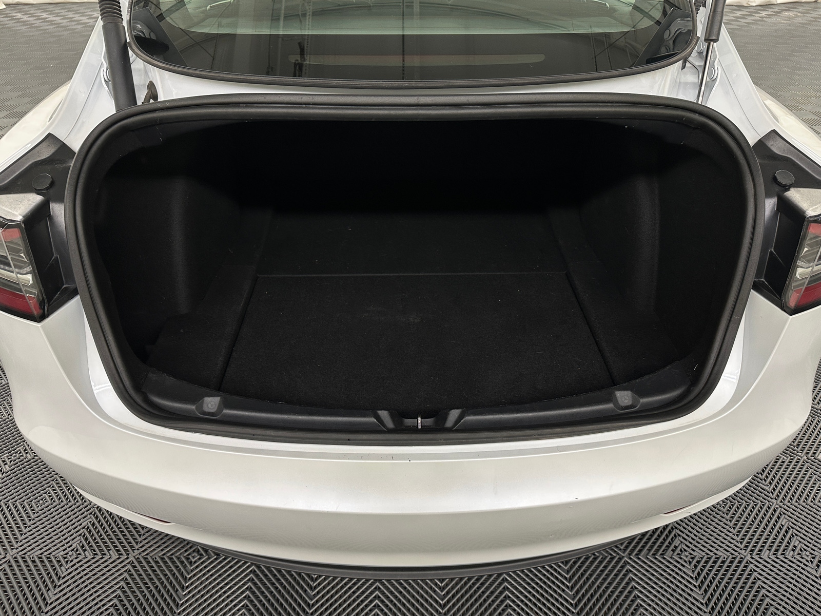 Thumbnail: 2023 Tesla Model 3 - 6