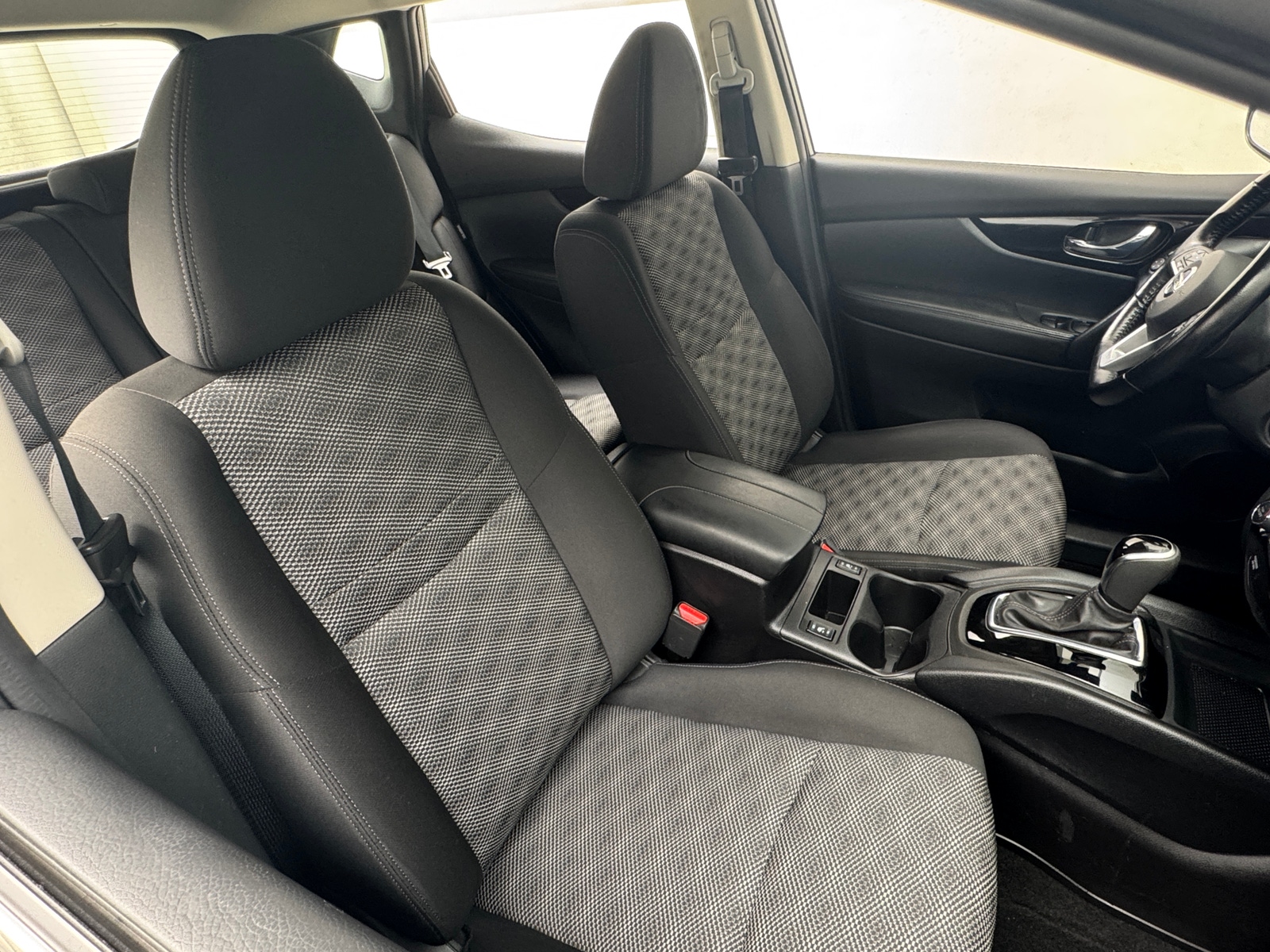 Thumbnail: 2021 Nissan Rogue Sport - 2