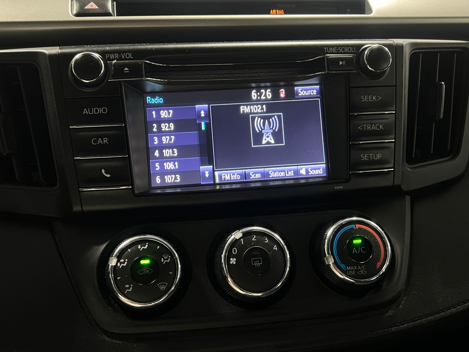 Thumbnail: 2016 Toyota RAV4 - 4