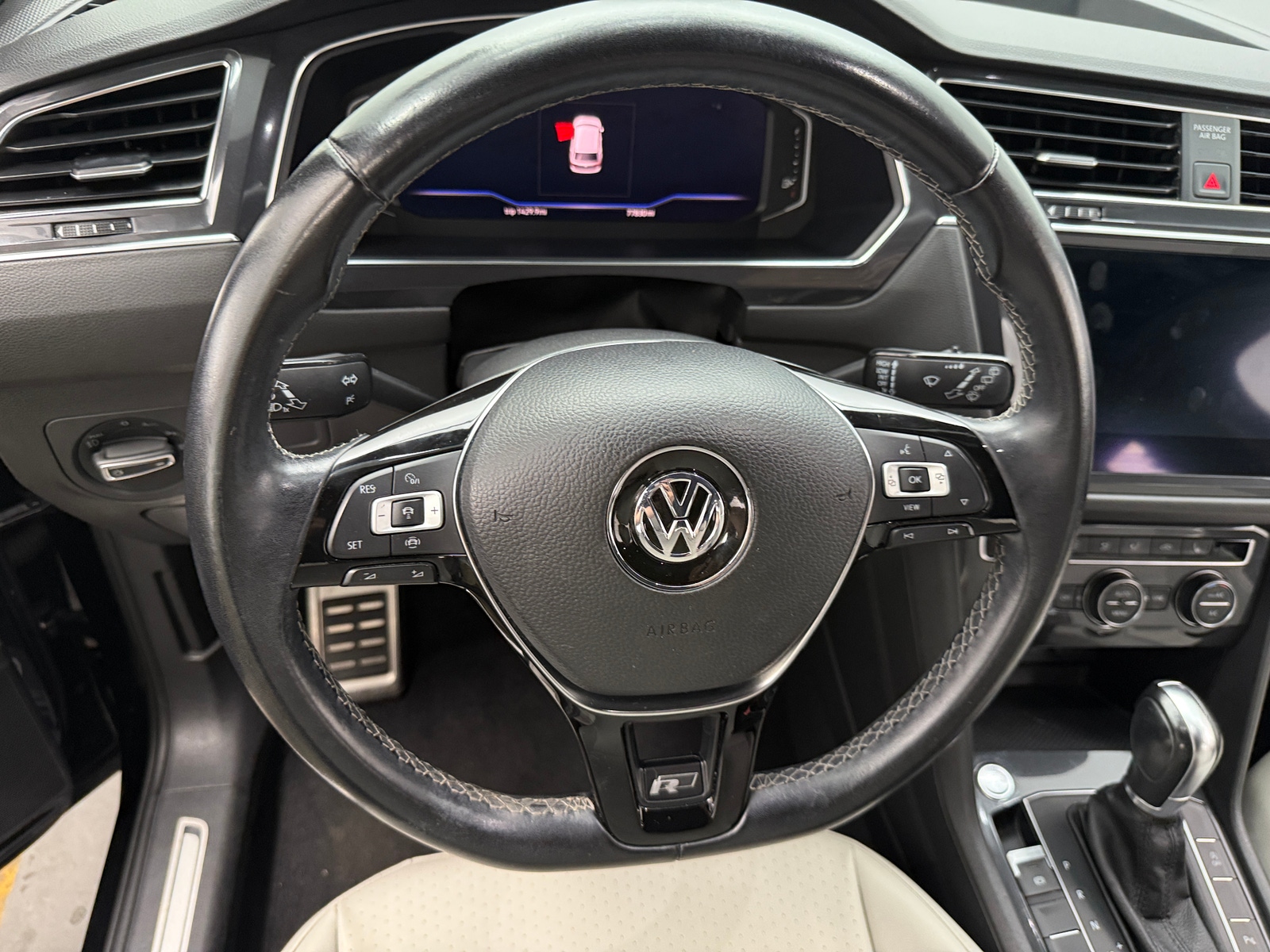 Thumbnail: 2019 Volkswagen Tiguan - 4