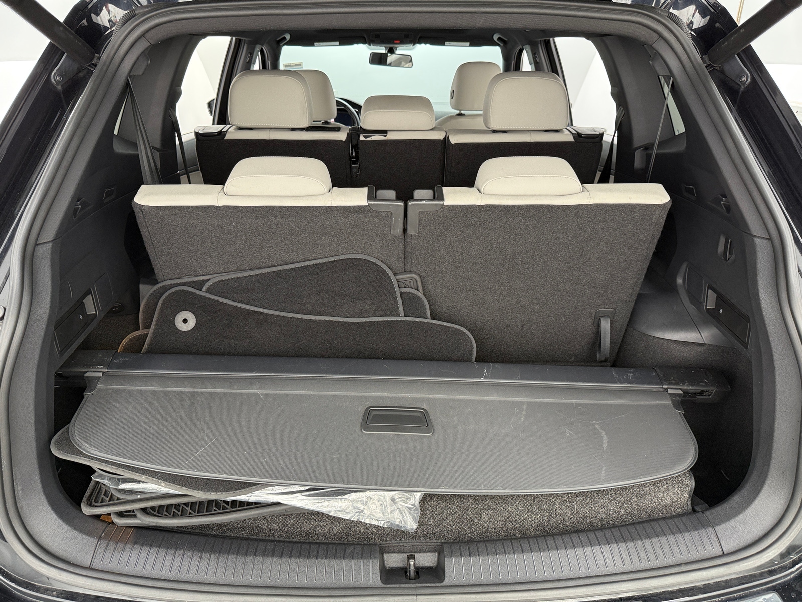 Thumbnail: 2019 Volkswagen Tiguan - 6