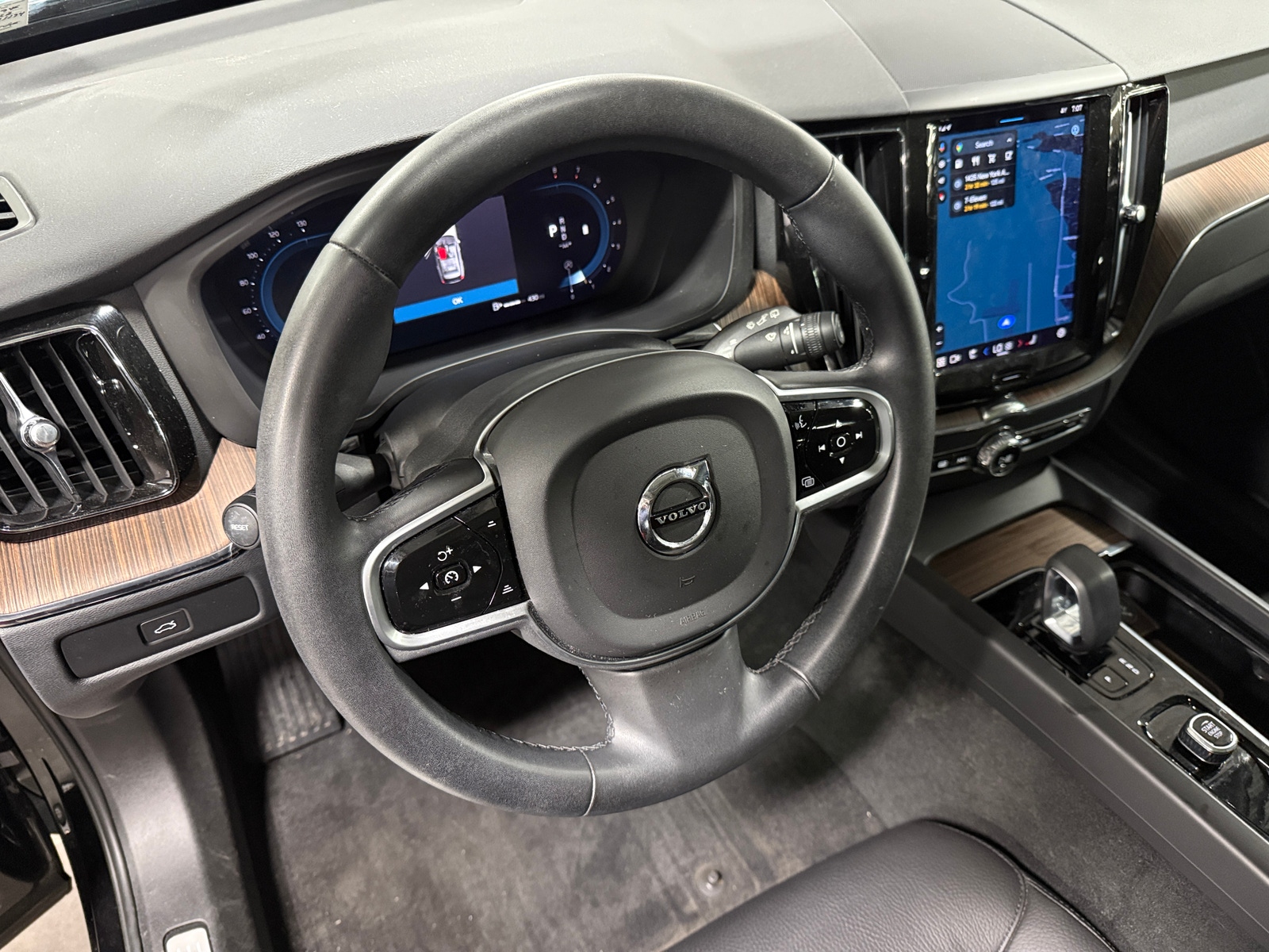 Thumbnail: 2023 Volvo XC60 - 4