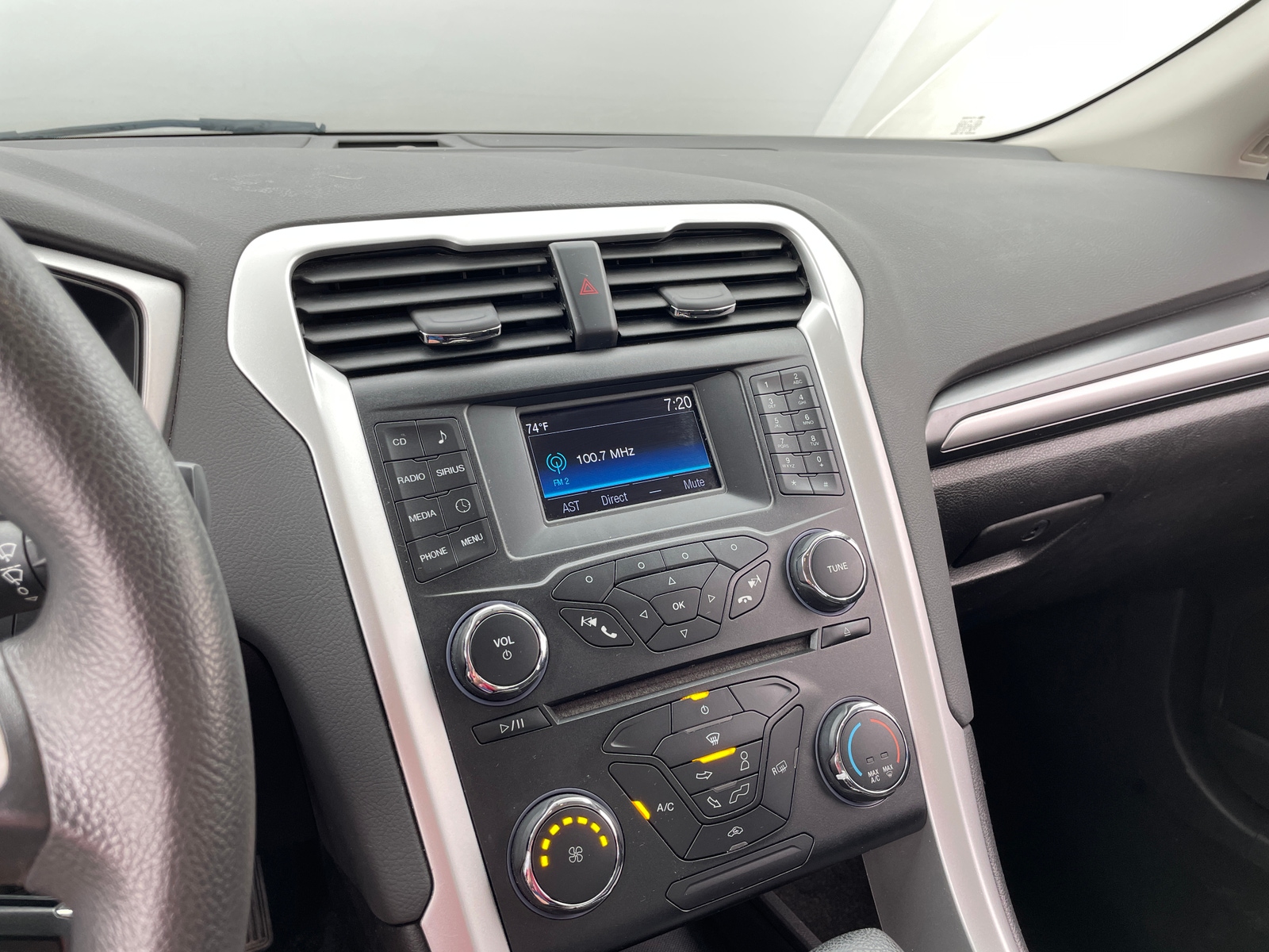 Thumbnail: 2014 Ford Fusion - 4