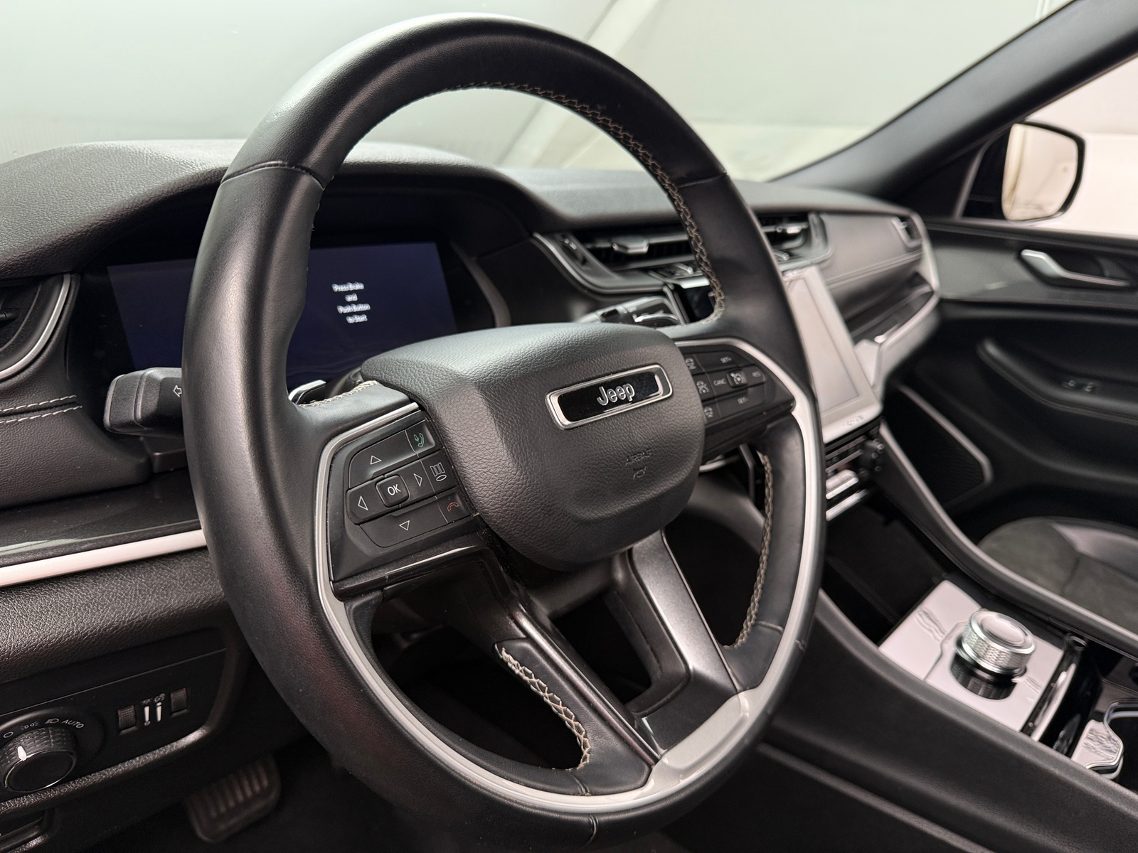 Thumbnail: 2022 Jeep Grand Cherokee L - 4
