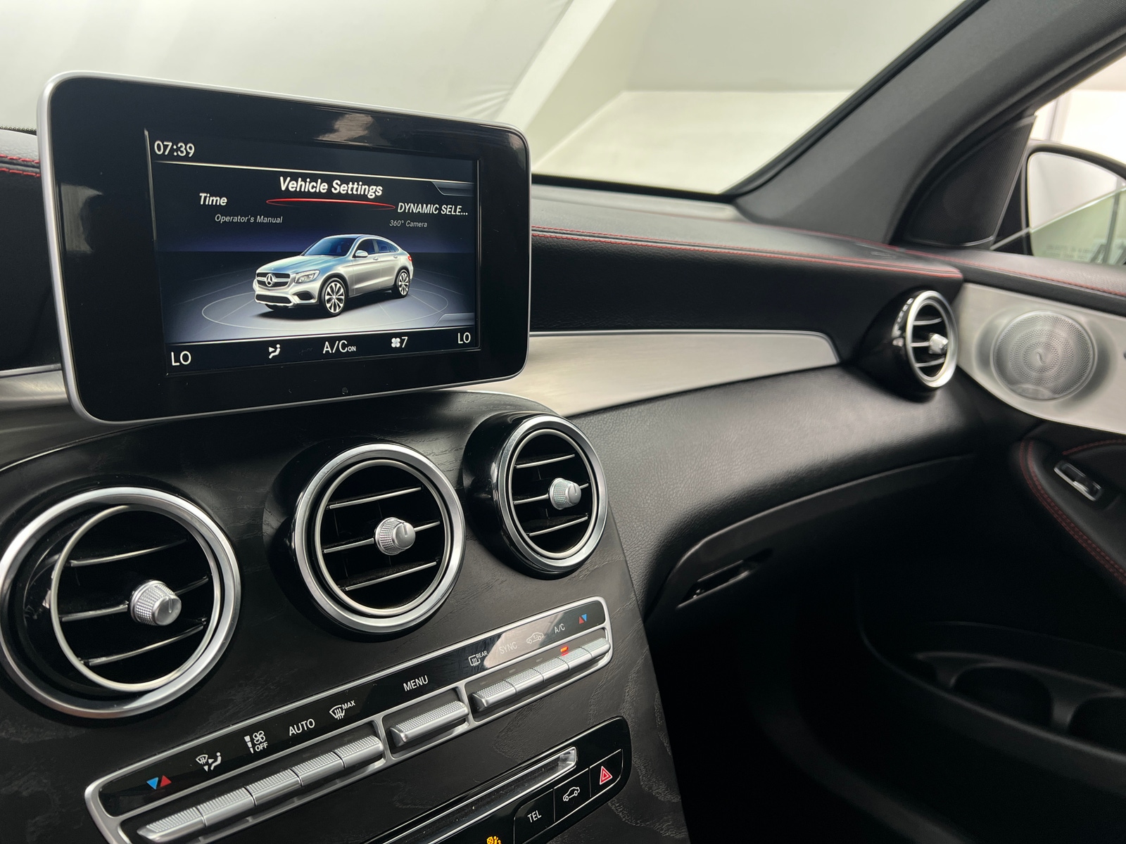Thumbnail: 2019 Mercedes-Benz GLC - 3