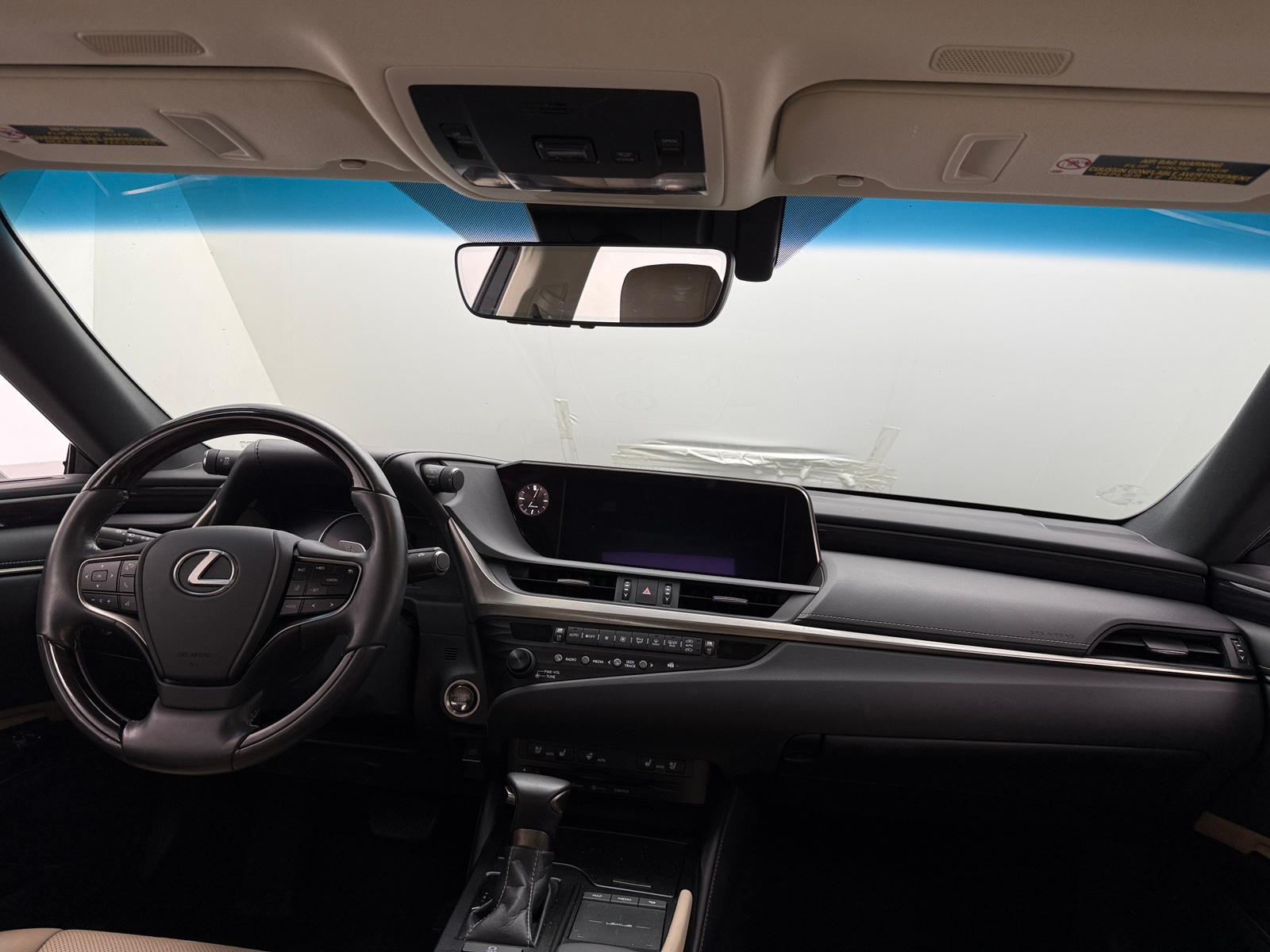 Thumbnail: 2020 Lexus ES - 2