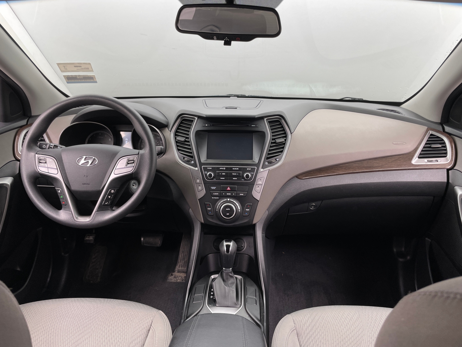 Thumbnail: 2017 Hyundai Santa Fe - 3