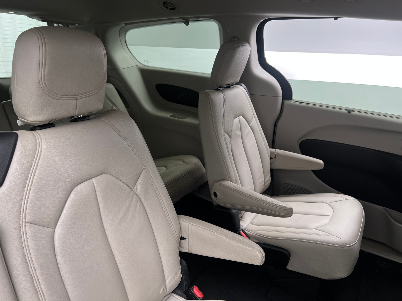 Thumbnail: 2020 Chrysler Pacifica - 6