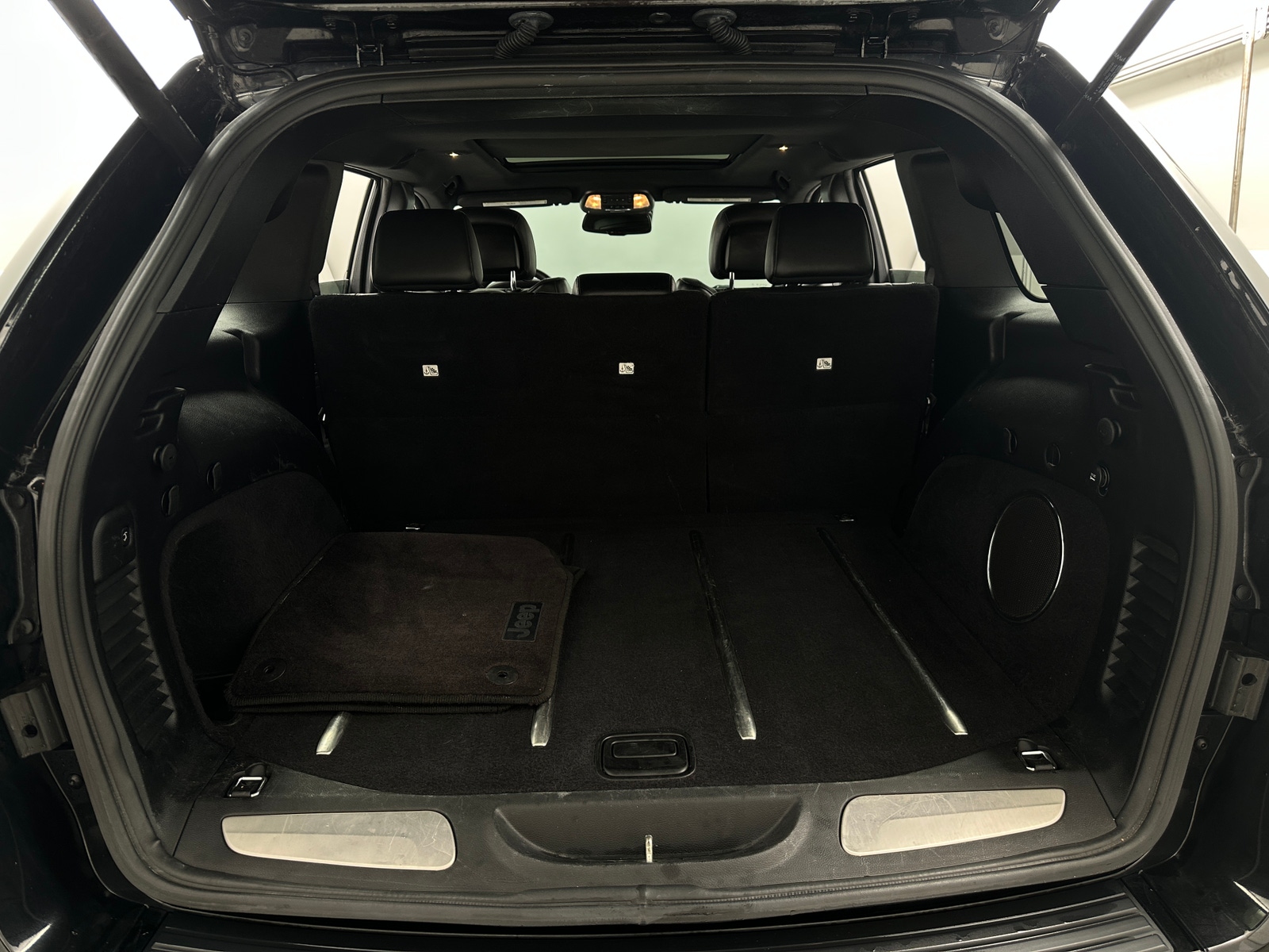 Thumbnail: 2016 Jeep Grand Cherokee - 6