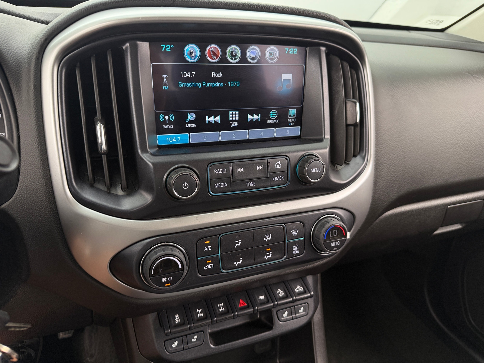 Thumbnail: 2018 Chevrolet Colorado - 3