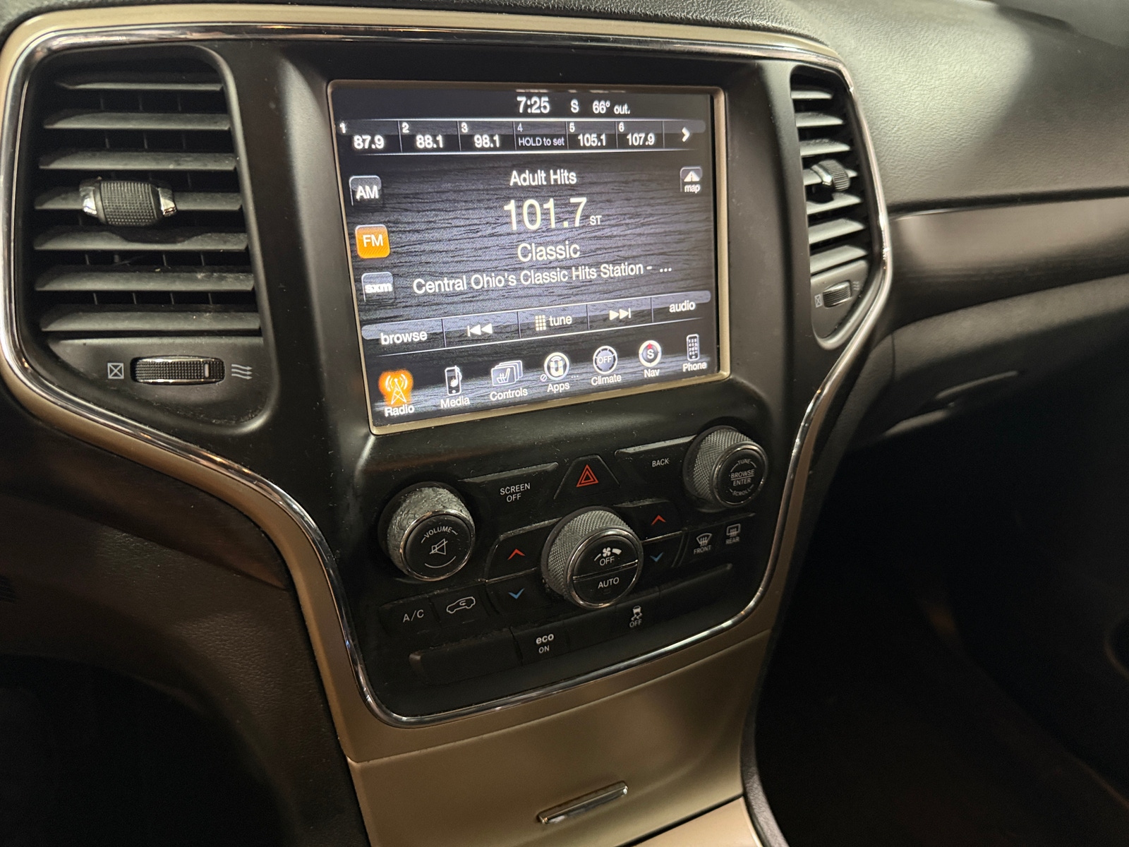 Thumbnail: 2014 Jeep Grand Cherokee - 4