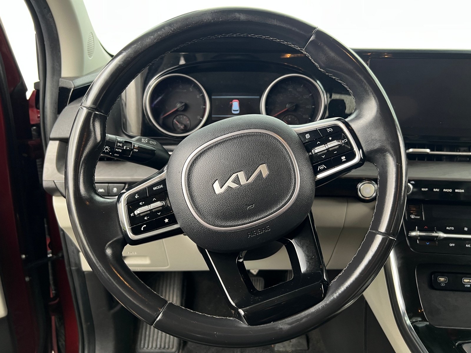 Thumbnail: 2022 Kia Carnival - 4