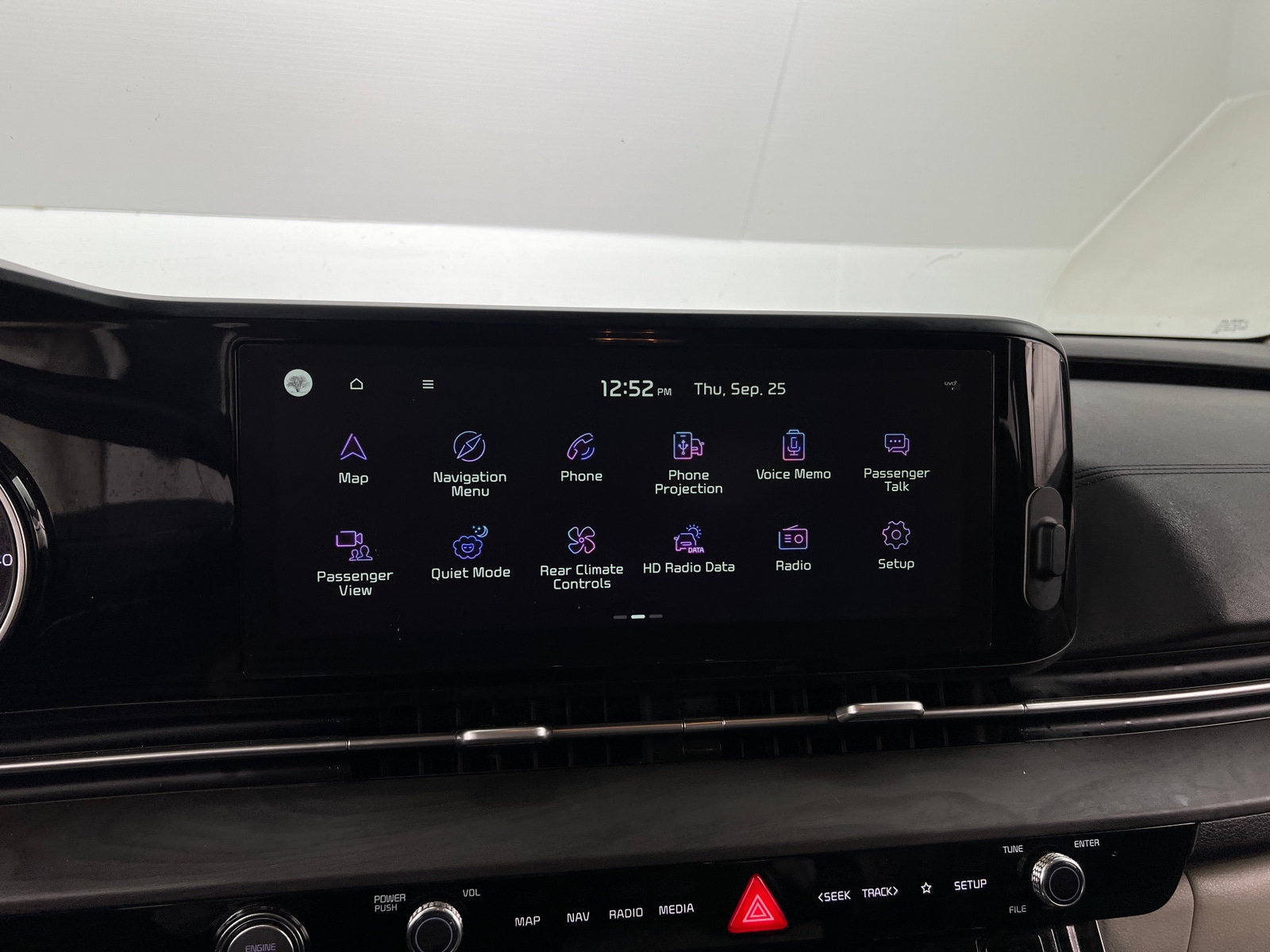 Thumbnail: 2022 Kia Carnival - 3