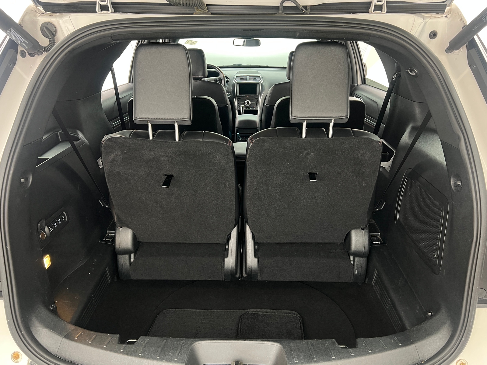 Thumbnail: 2019 Ford Explorer - 6