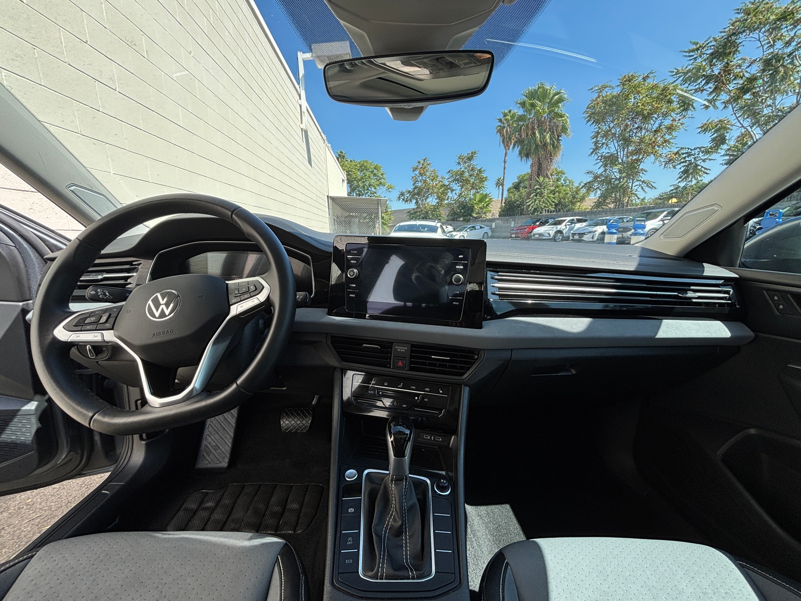 Thumbnail: 2025 Volkswagen Jetta - 3