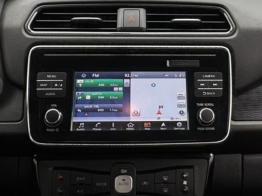 Thumbnail: 2018 Nissan Leaf - 4