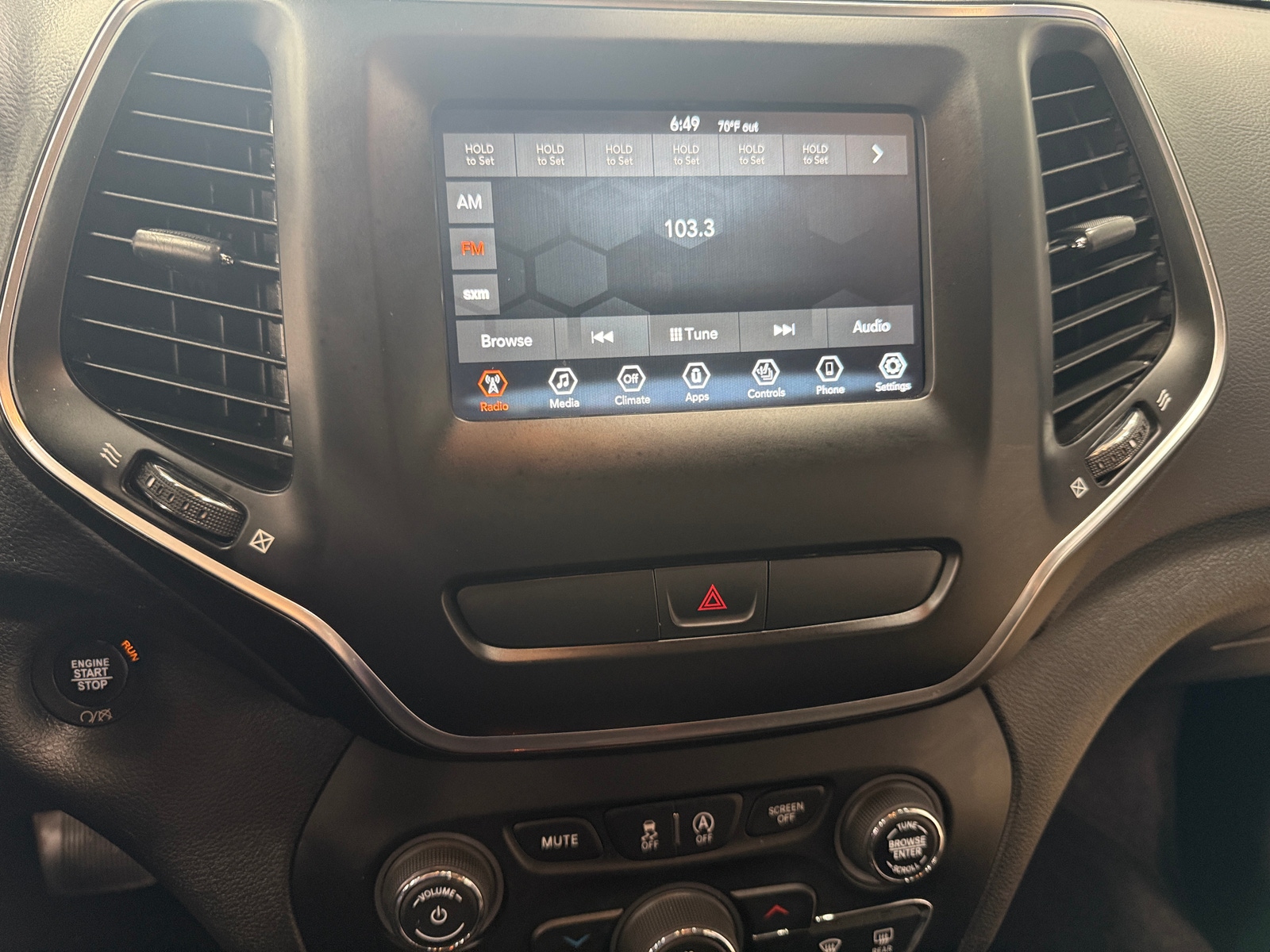Thumbnail: 2019 Jeep Cherokee - 4