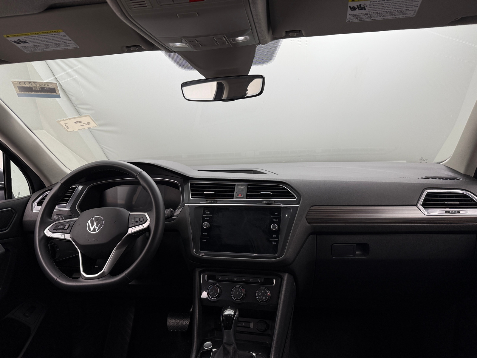 Thumbnail: 2024 Volkswagen Tiguan - 2