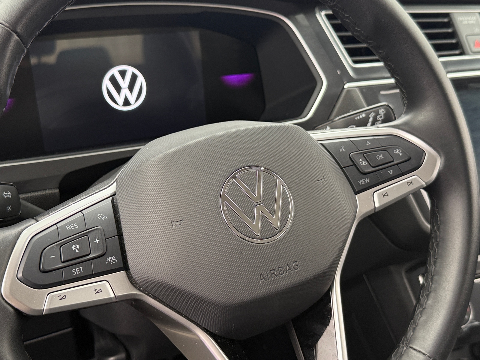 Thumbnail: 2024 Volkswagen Tiguan - 4