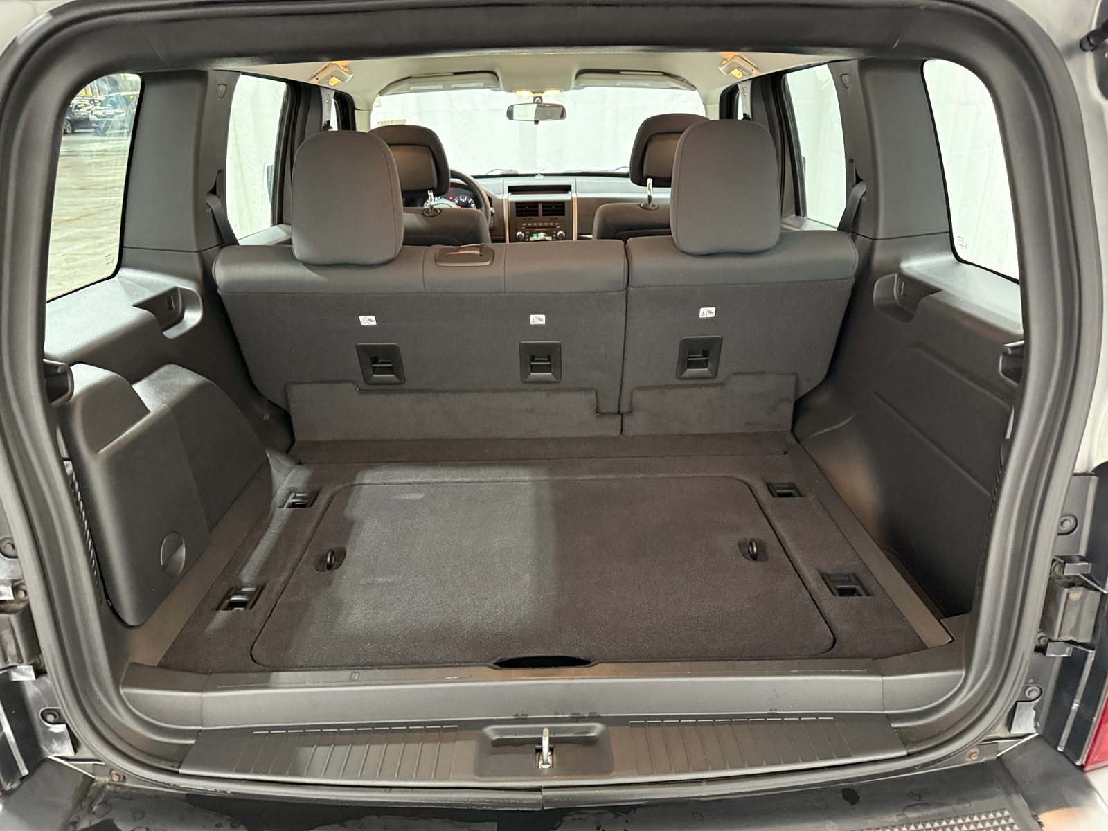 Thumbnail: 2012 Jeep Liberty - 6