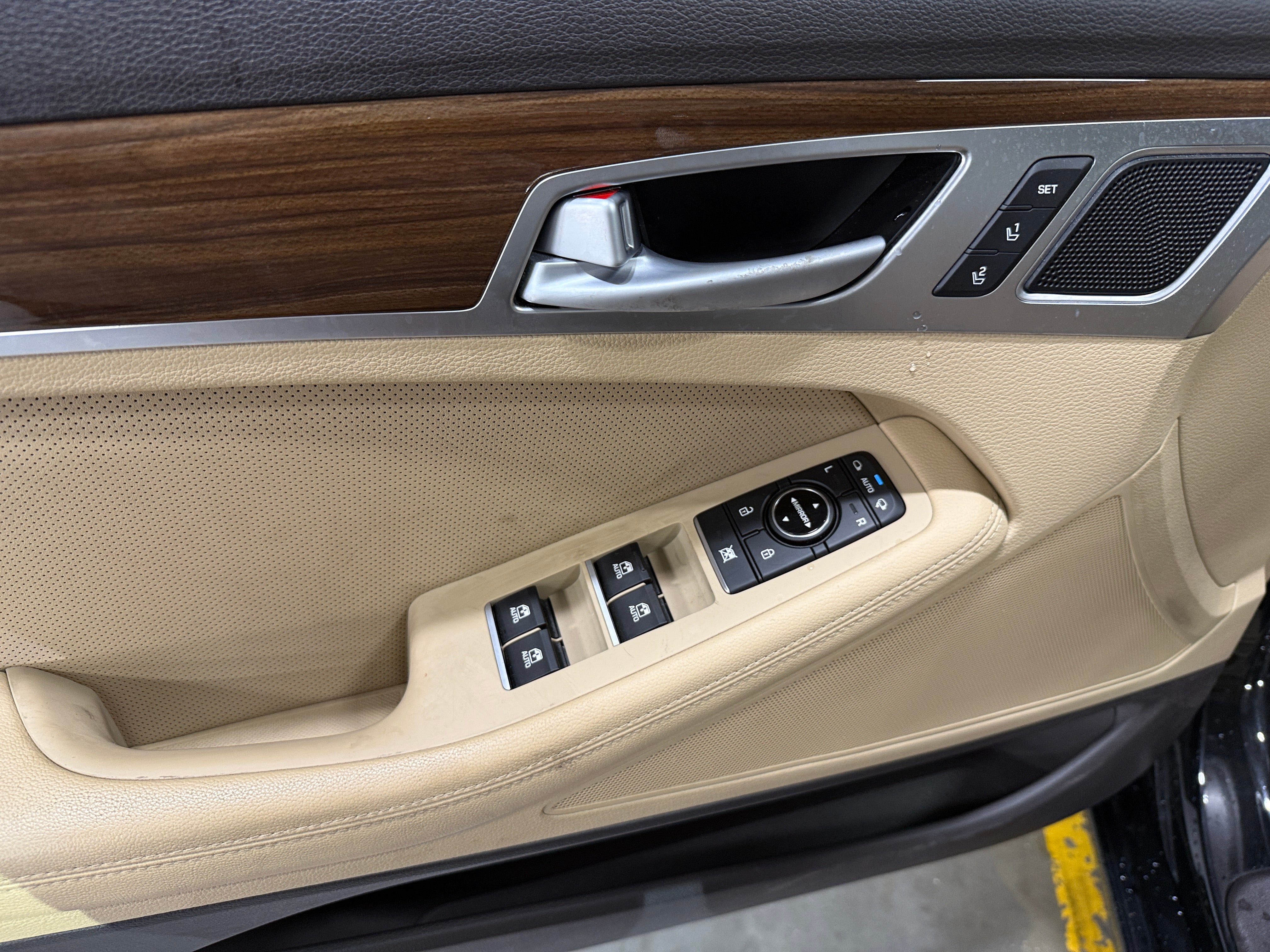 2017 GENESIS G80