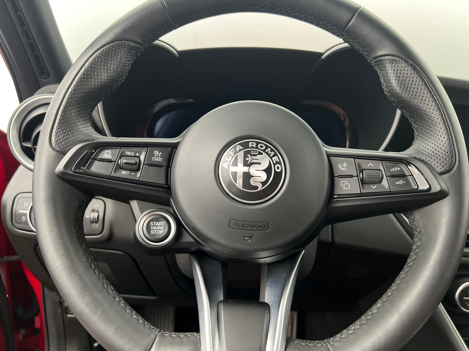 Thumbnail: 2024 Alfa Romeo Giulia - 4