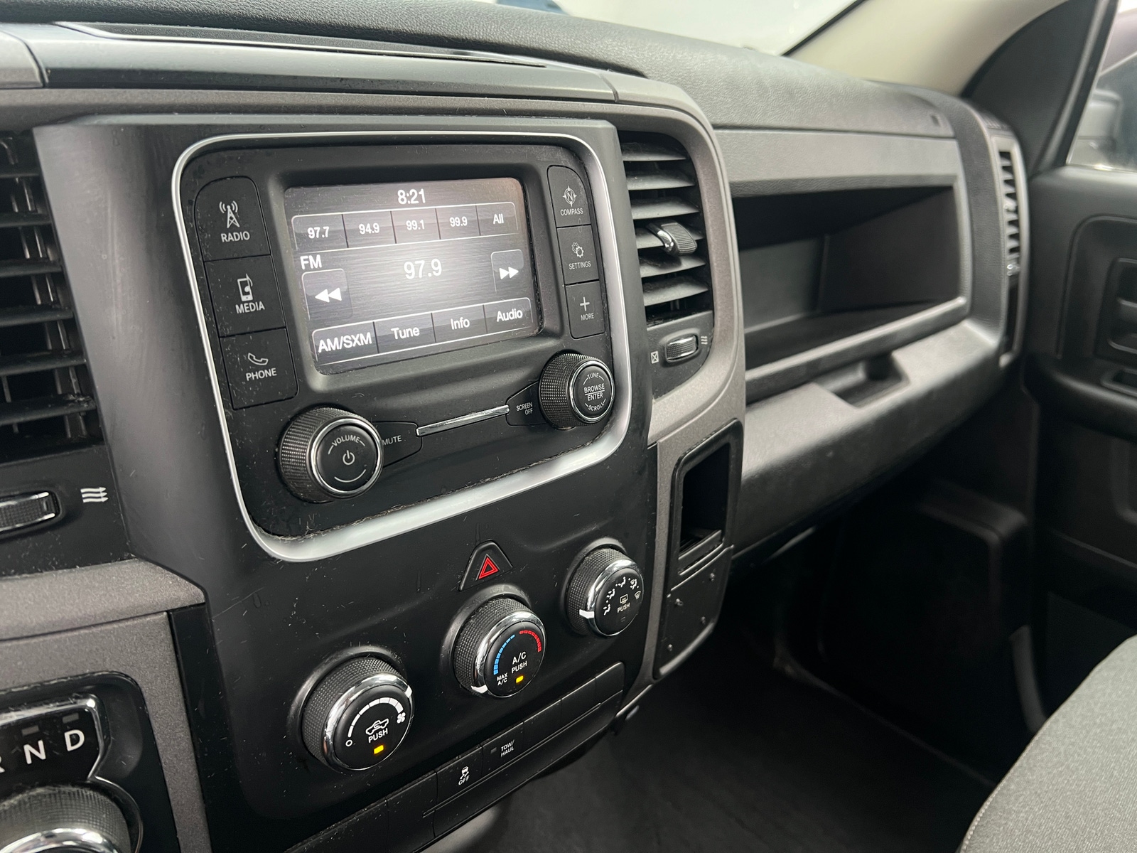 Thumbnail: 2021 RAM 1500 Classic - 4